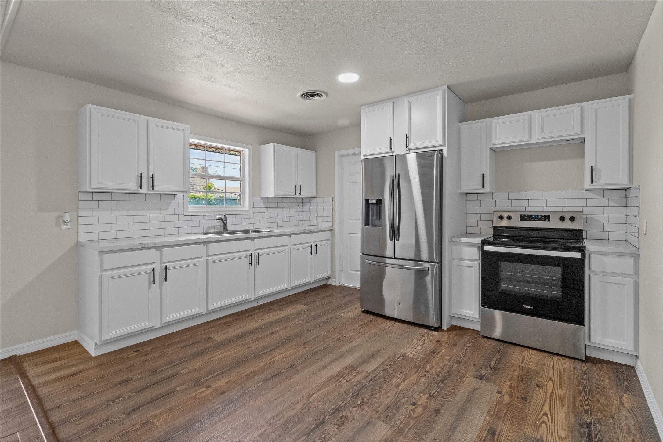 2304 Harper Drive, Pasadena, TX 77502