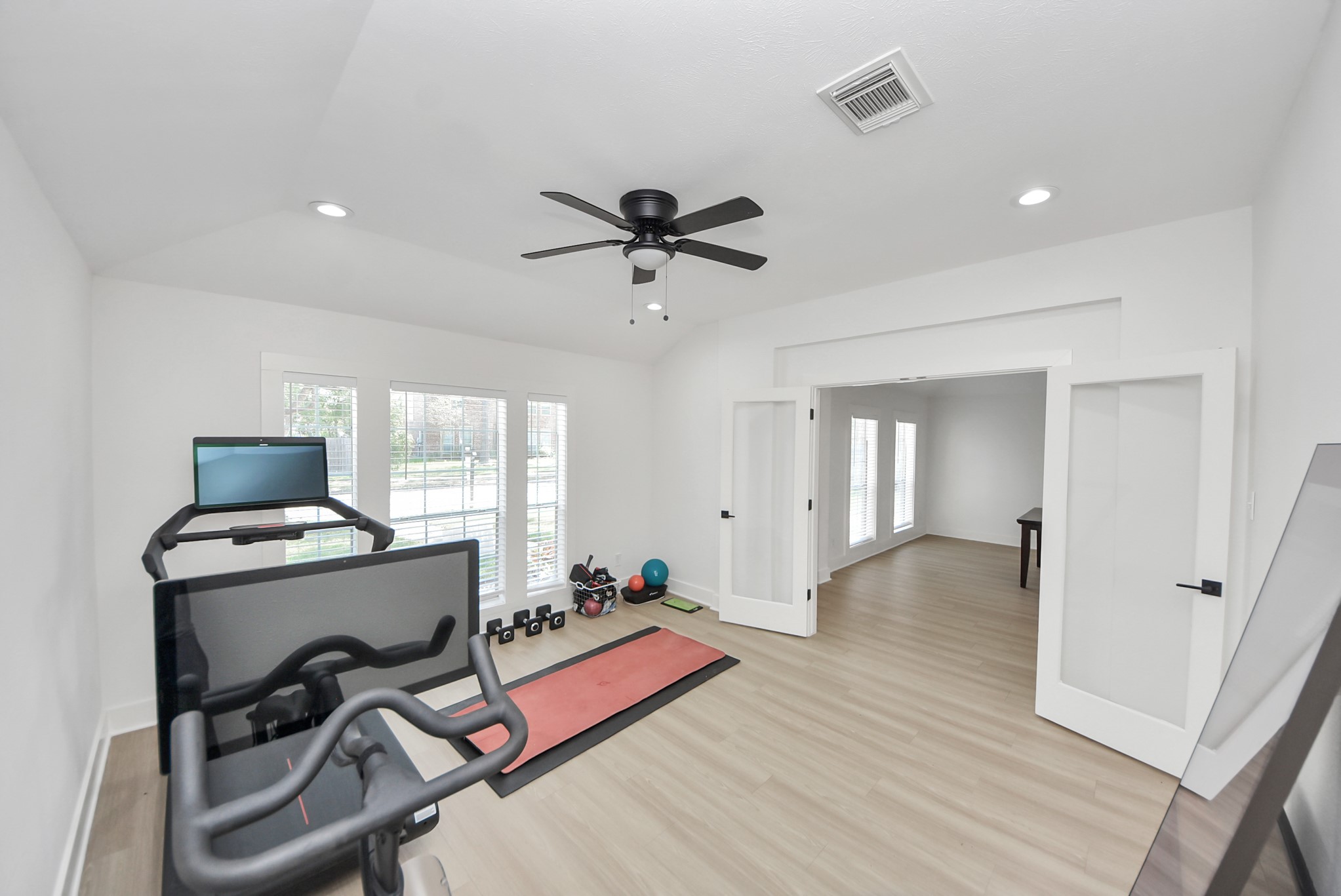 2914 Laguna Shores Lane, League City, TX 77573