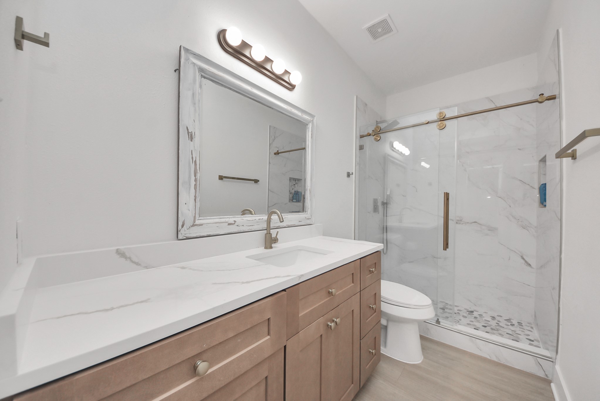 2914 Laguna Shores Lane, League City, TX 77573