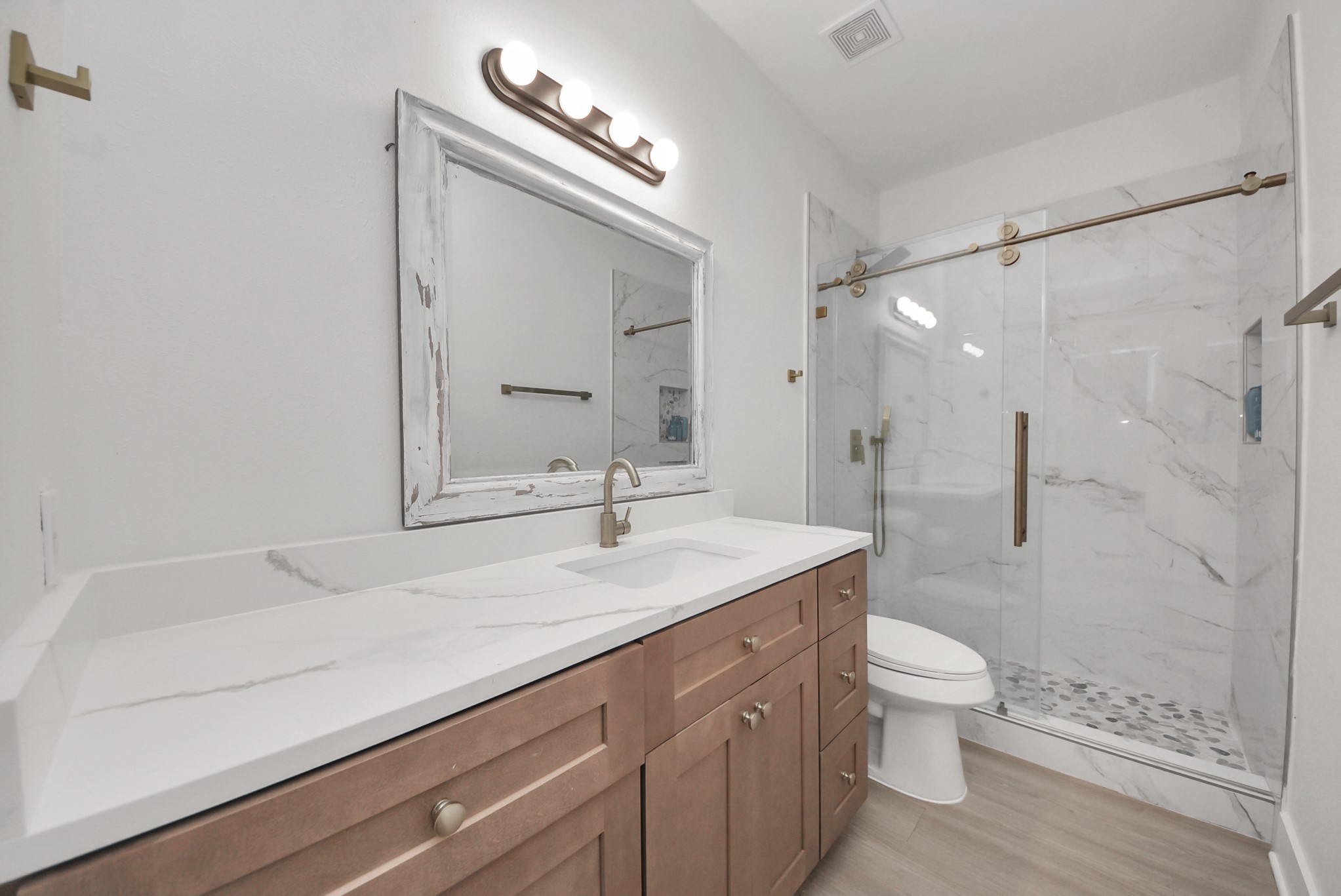 2914 Laguna Shores Lane, League City, TX 77573