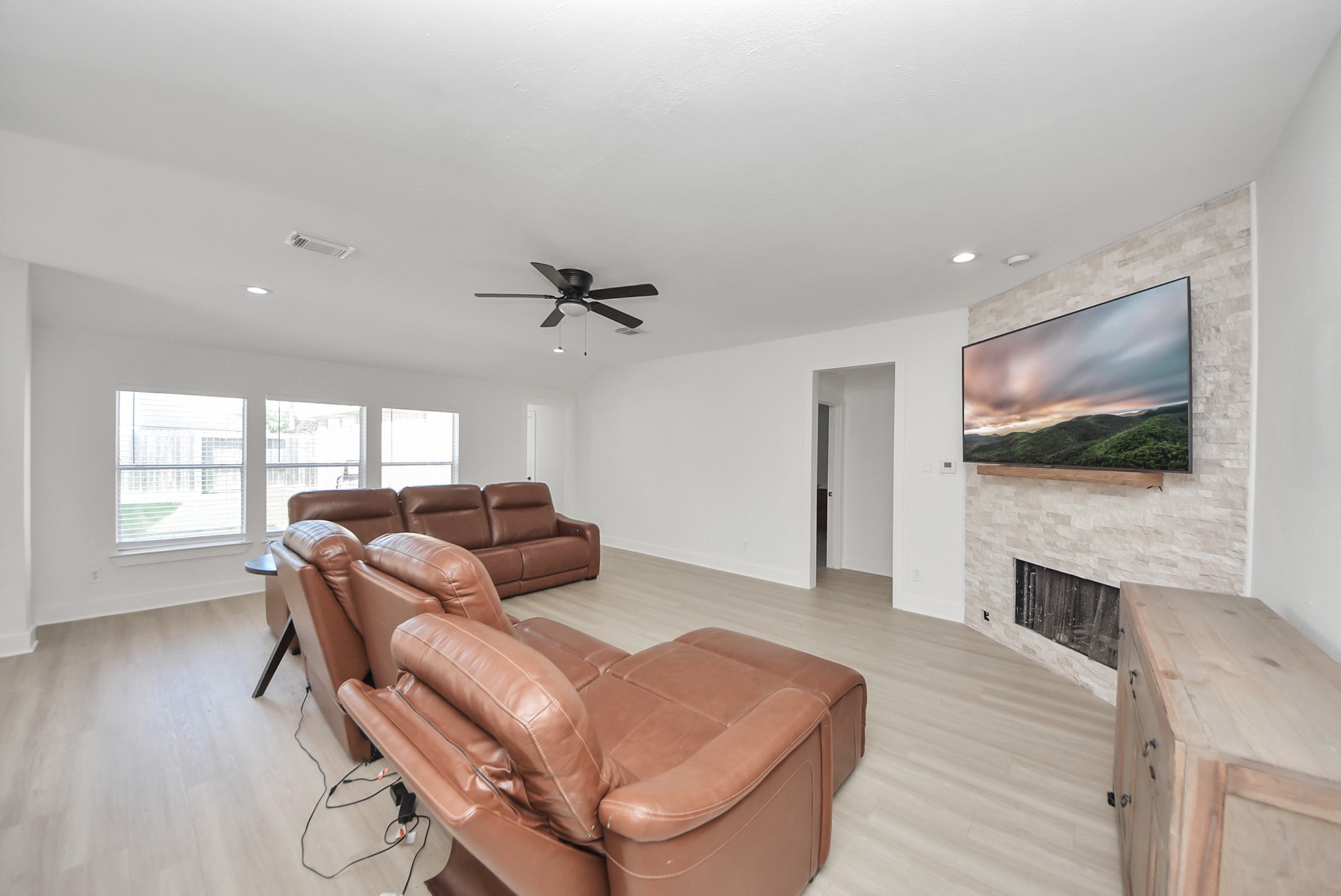 2914 Laguna Shores Lane, League City, TX 77573