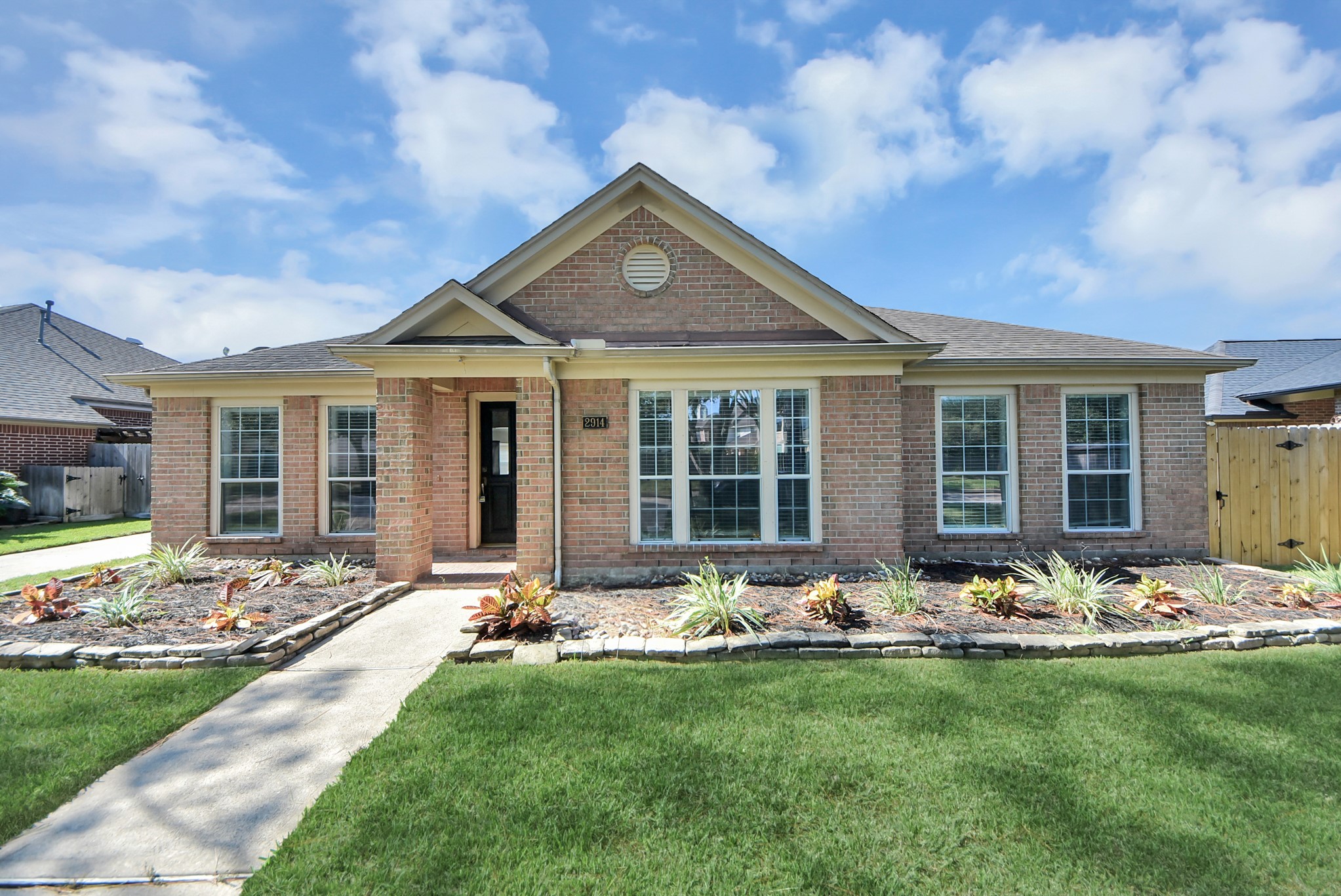 2914 Laguna Shores Lane, League City, TX 77573