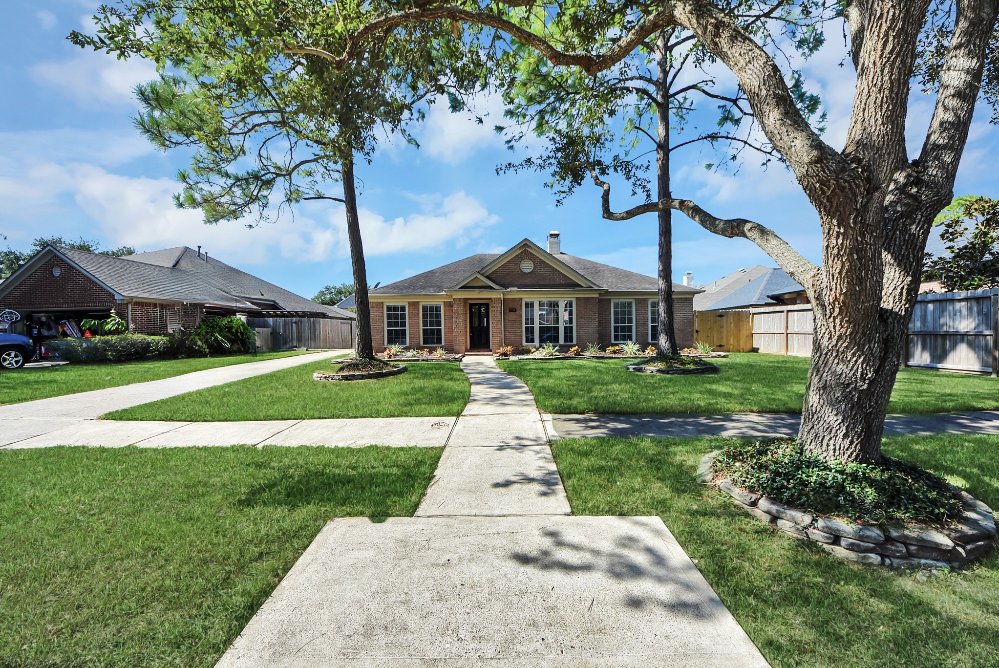 2914 Laguna Shores Lane, League City, TX 77573