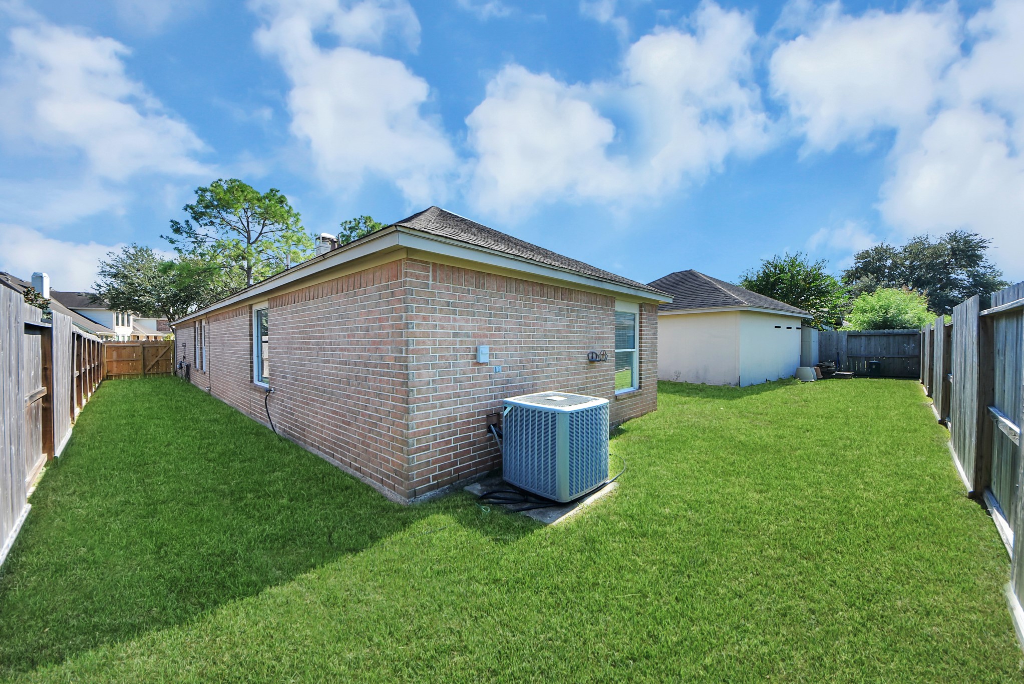 2914 Laguna Shores Lane, League City, TX 77573