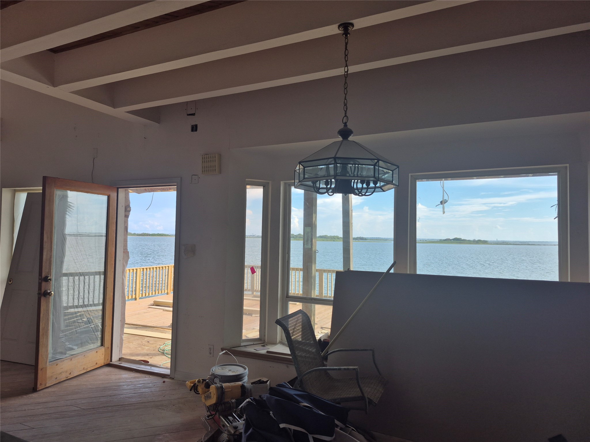 1823 Port O Call Street, Tiki Island, TX 77554