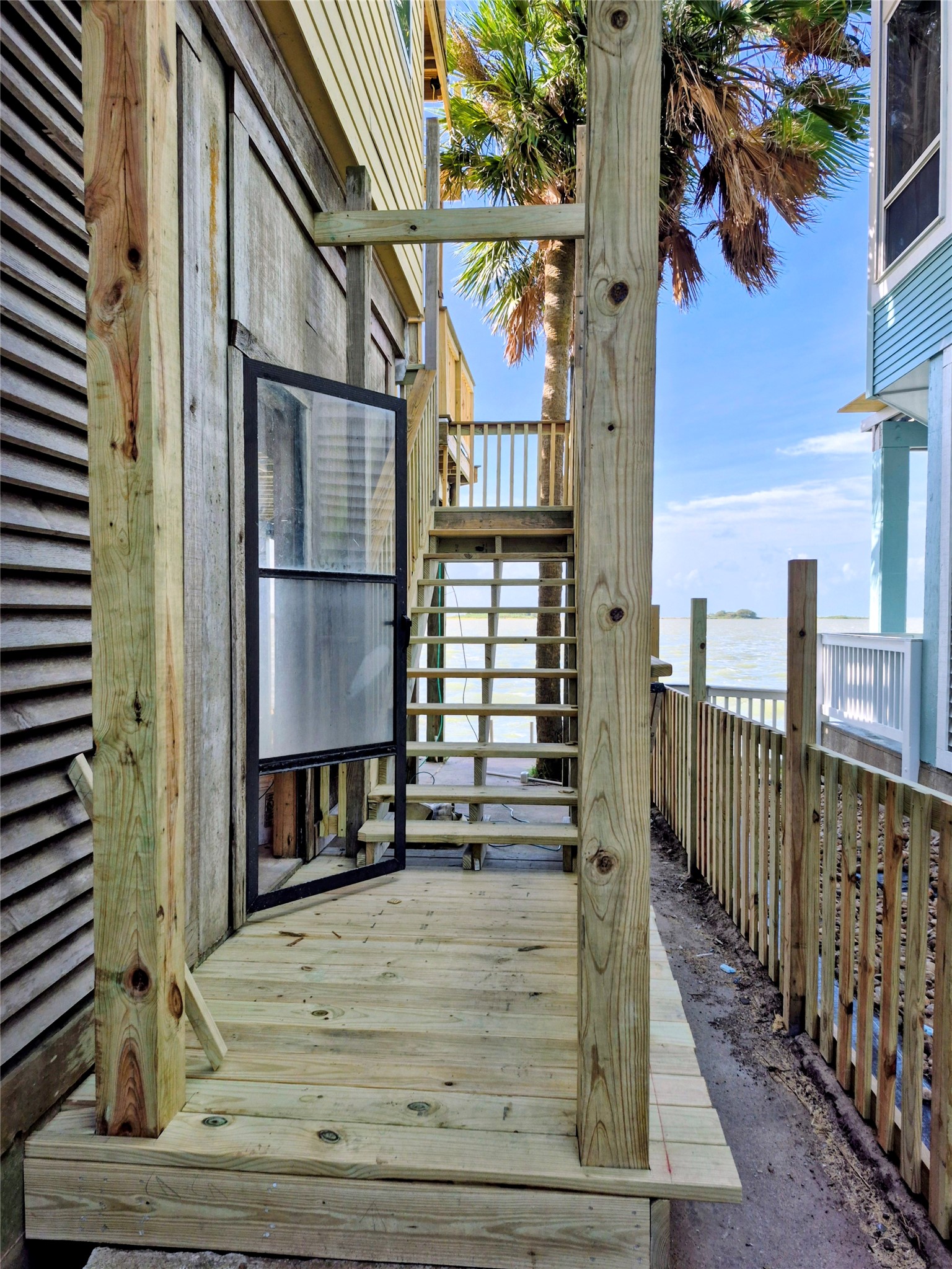 1823 Port O Call Street, Tiki Island, TX 77554