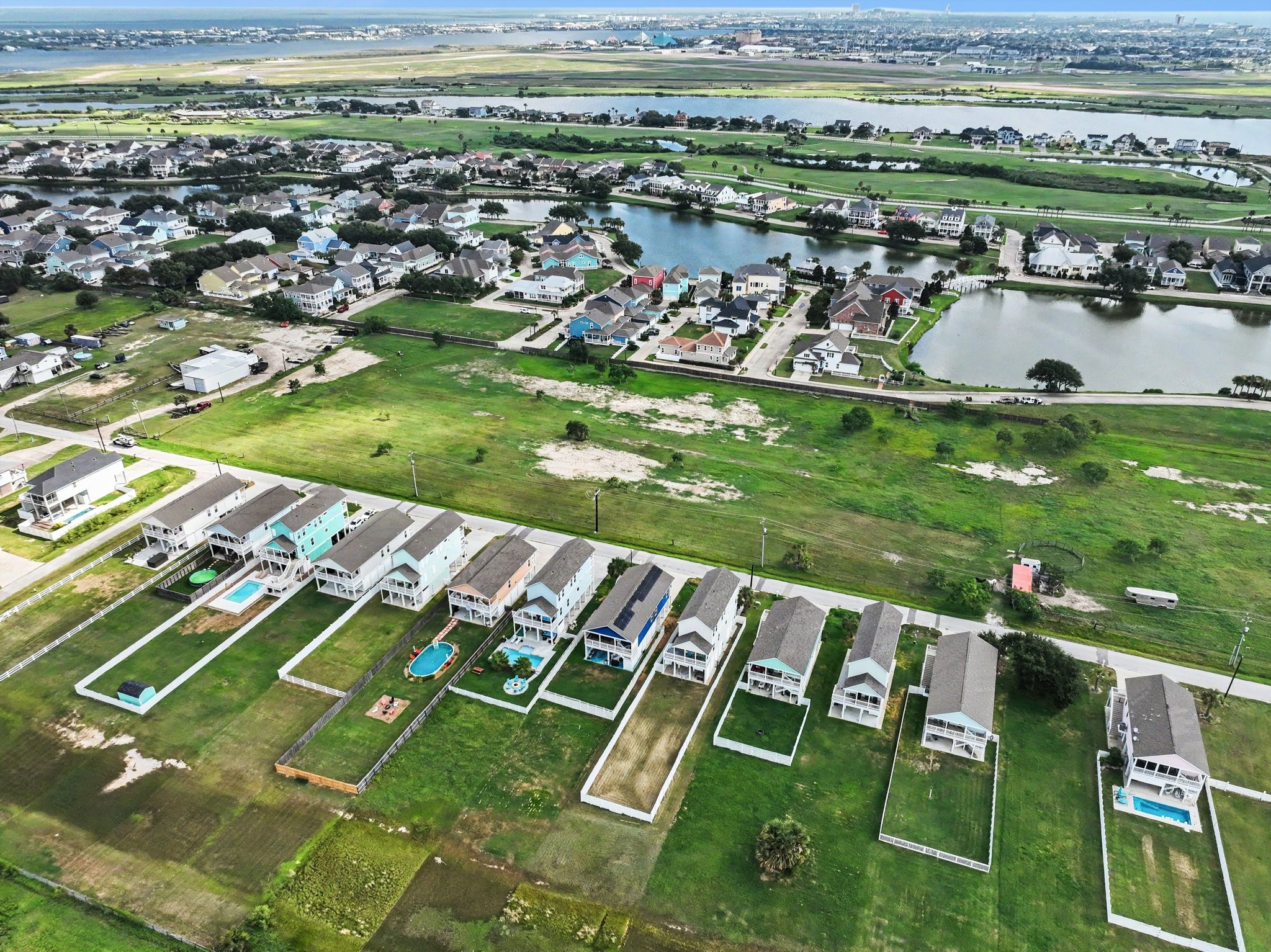 2431 103rd Street, Galveston, TX 77554