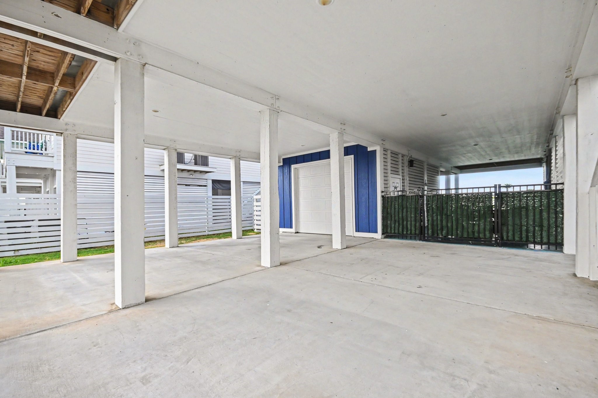 2431 103rd Street, Galveston, TX 77554
