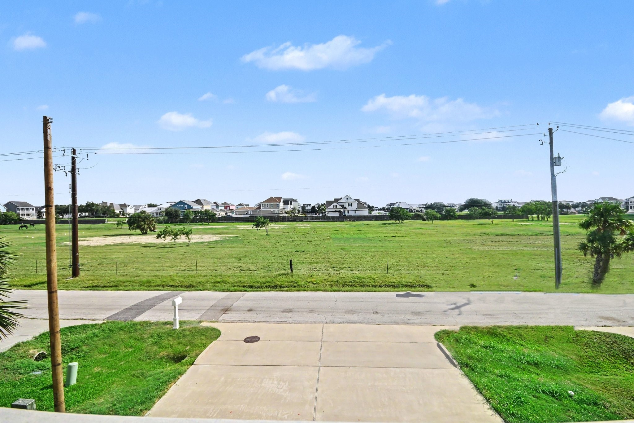 2431 103rd Street, Galveston, TX 77554