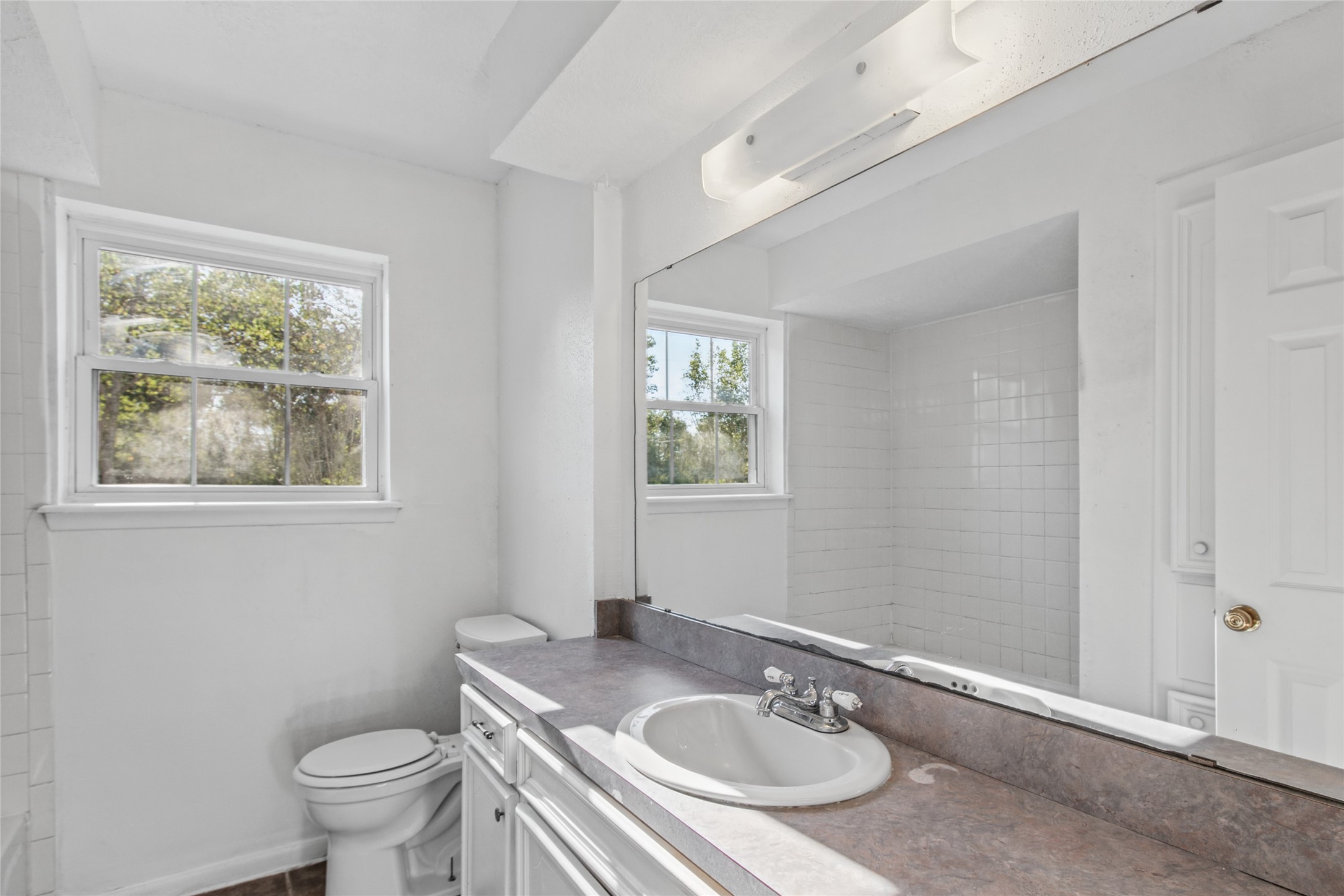 5502 Wickwillow Lane, Alvin, TX 77511