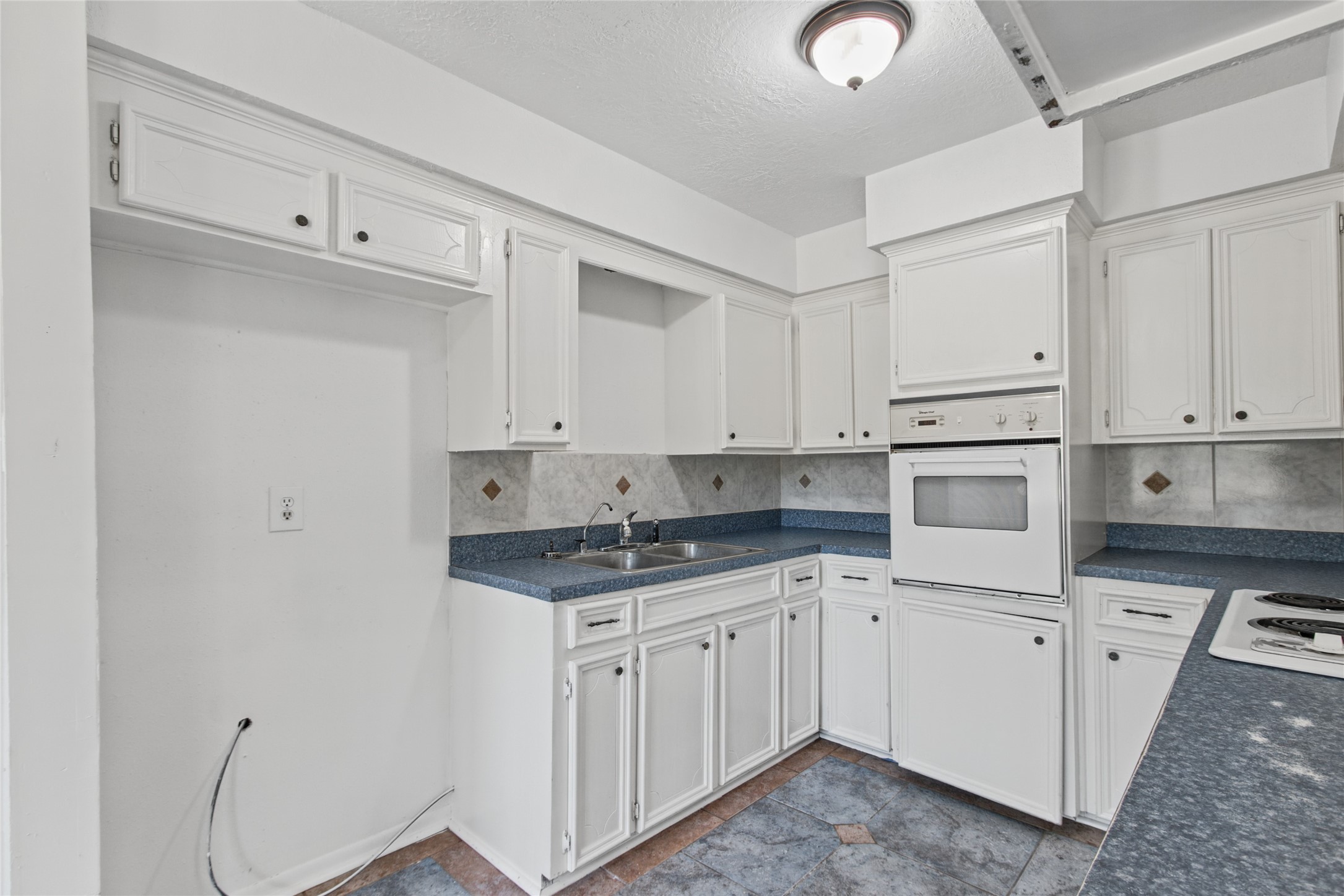 5502 Wickwillow Lane, Alvin, TX 77511