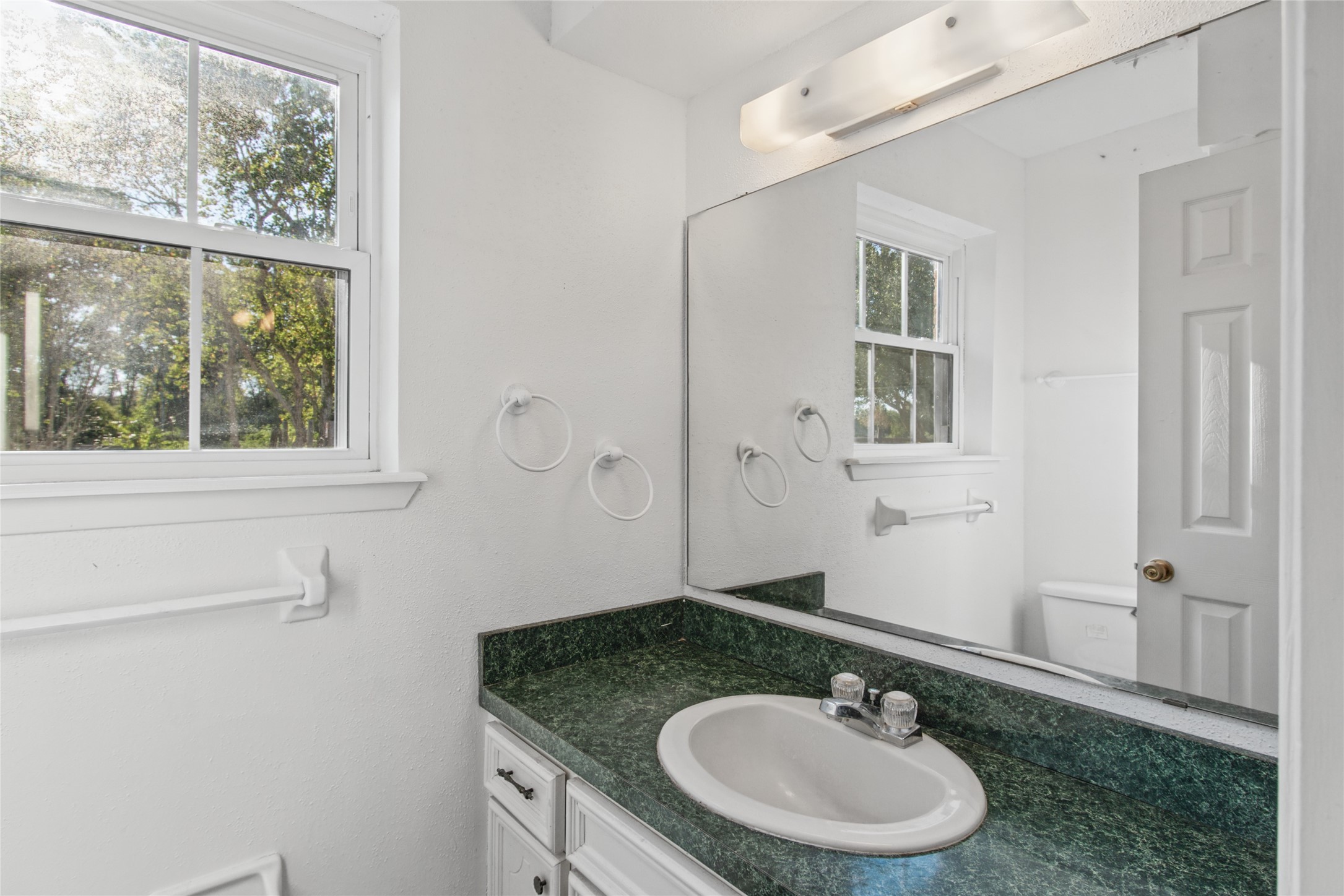 5502 Wickwillow Lane, Alvin, TX 77511