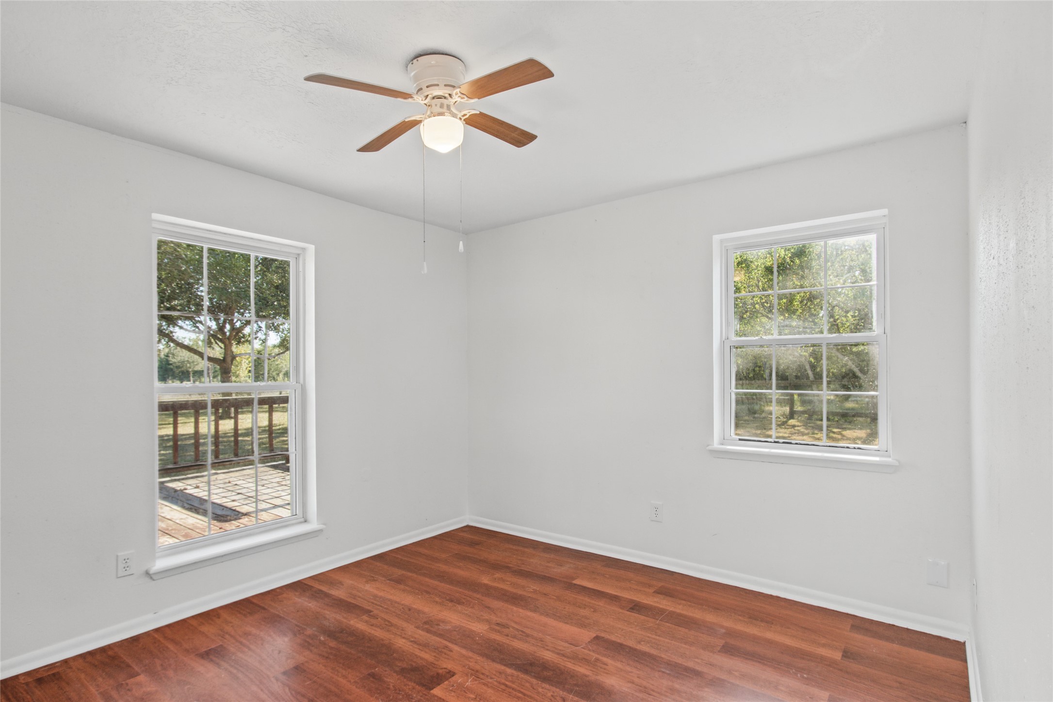 5502 Wickwillow Lane, Alvin, TX 77511