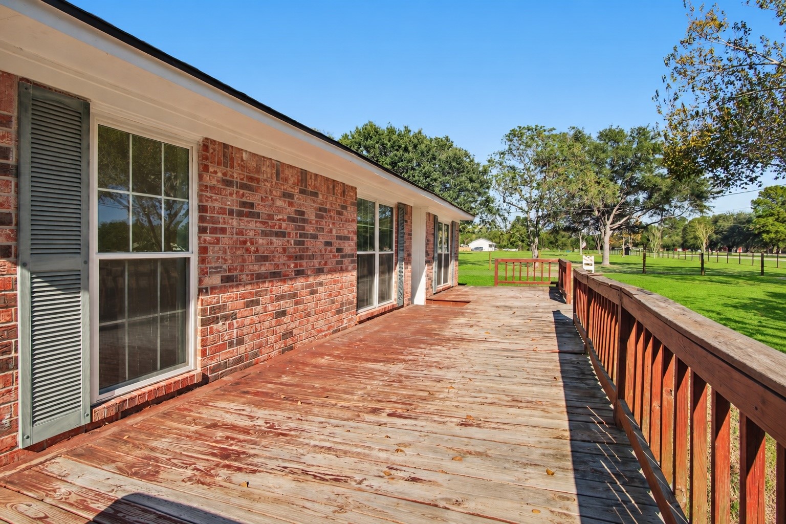 5502 Wickwillow Lane, Alvin, TX 77511