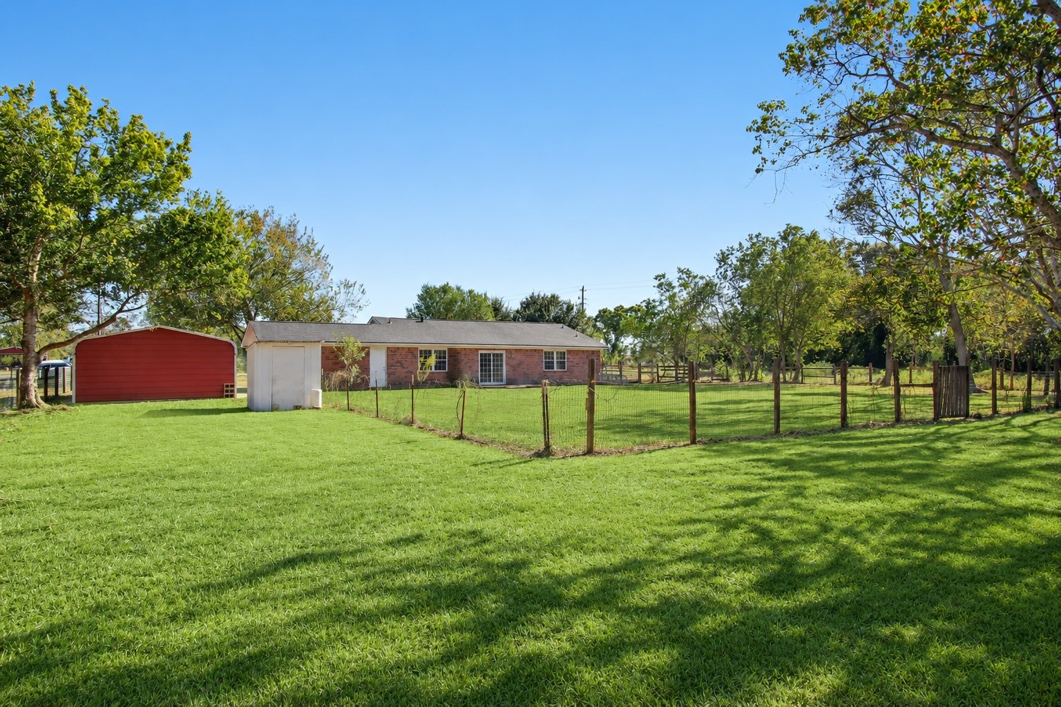 5502 Wickwillow Lane, Alvin, TX 77511