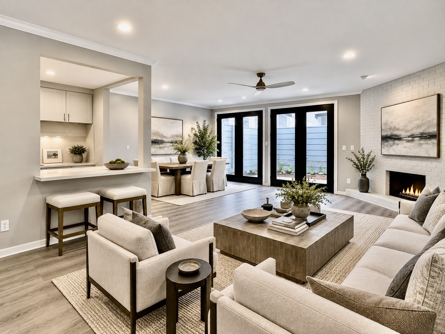 *Virtually Staged* A spacious living area that also includes a dinning area.