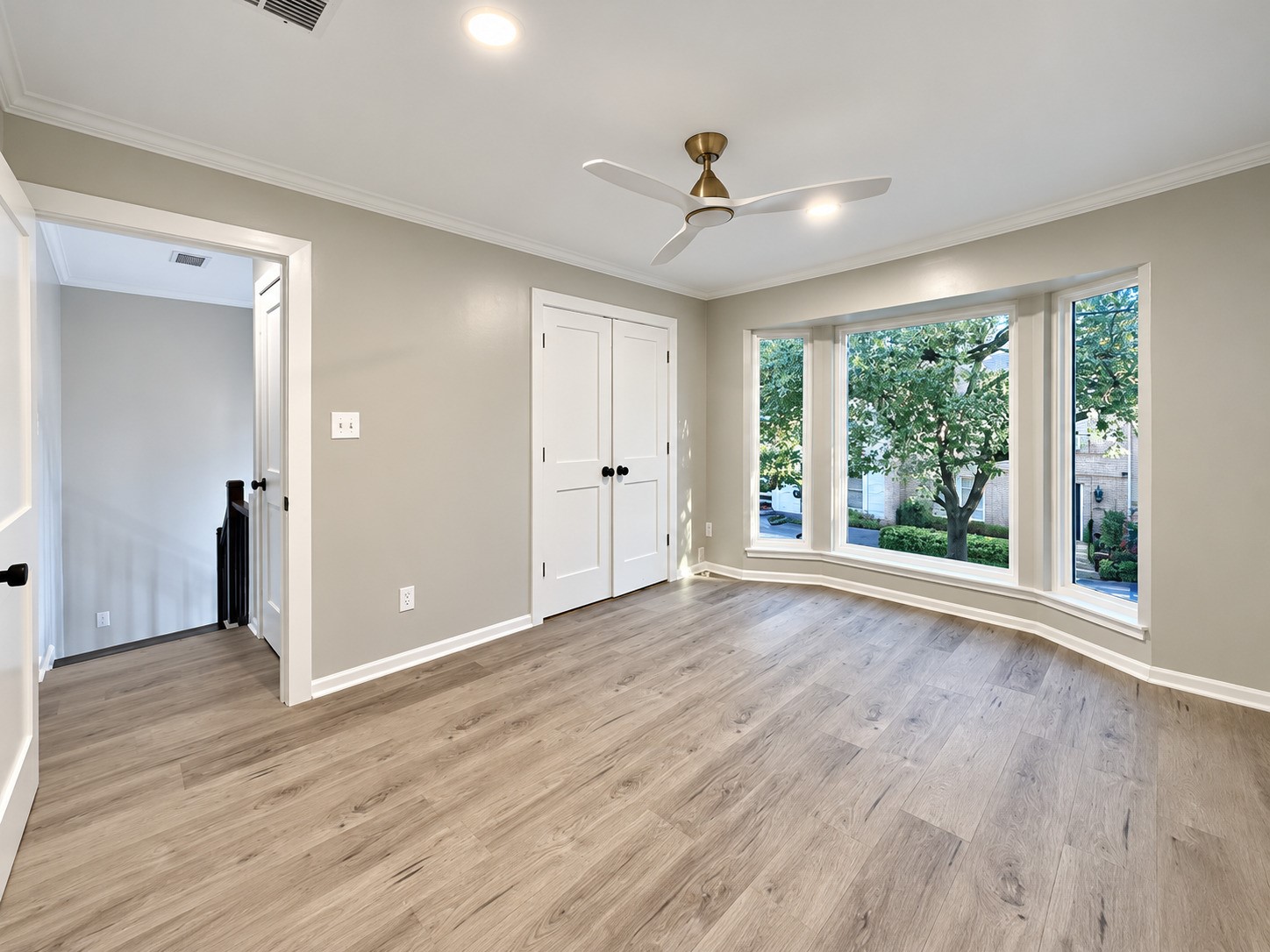 Bring your ideas for a secondary bedroom or a guest suite.