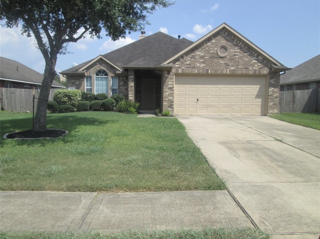 4015 East Teal Estates Circle, Fresno, TX 77545 4015 East Teal Estates Circle, Fresno, TX 77545
