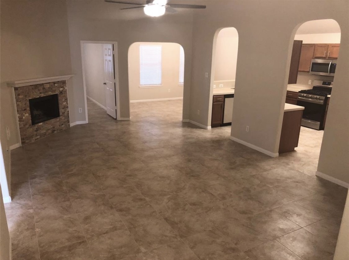 4015 East Teal Estates Circle, Fresno, TX 77545