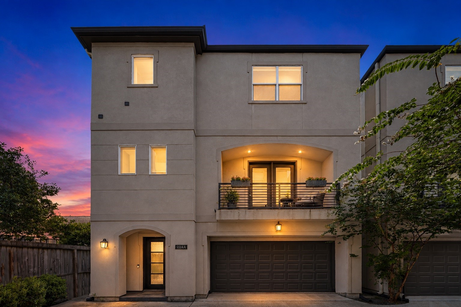 Gorgeous Curb Appeal for this beautiful Stucco home