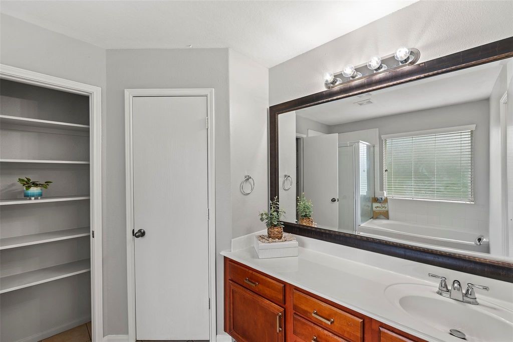 2518 Hidden Park Lane, Conroe, TX 77385