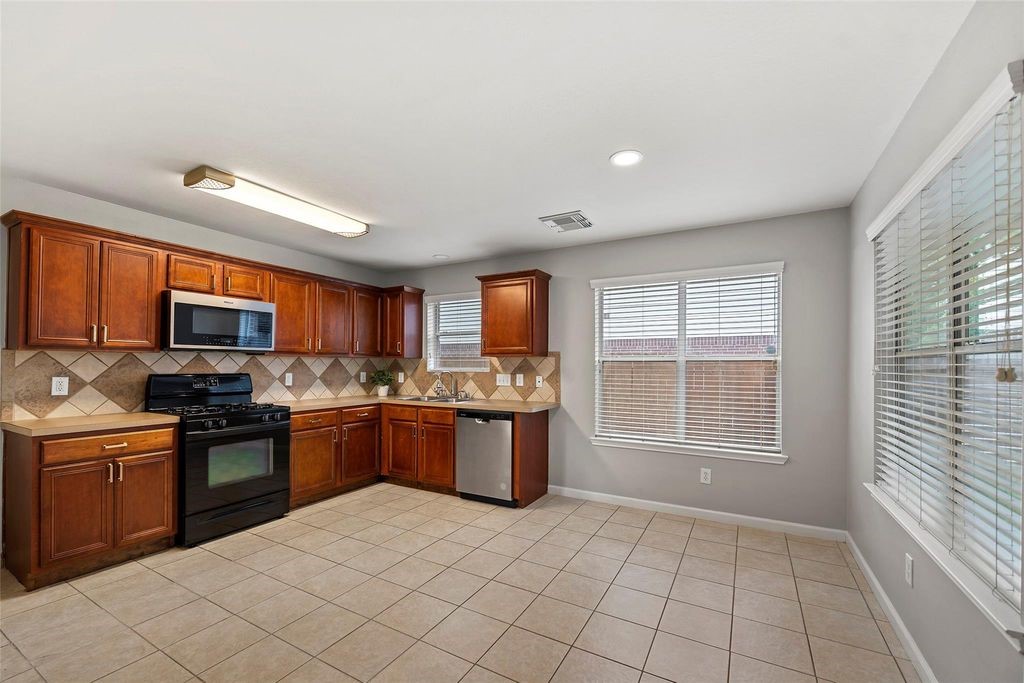 2518 Hidden Park Lane, Conroe, TX 77385
