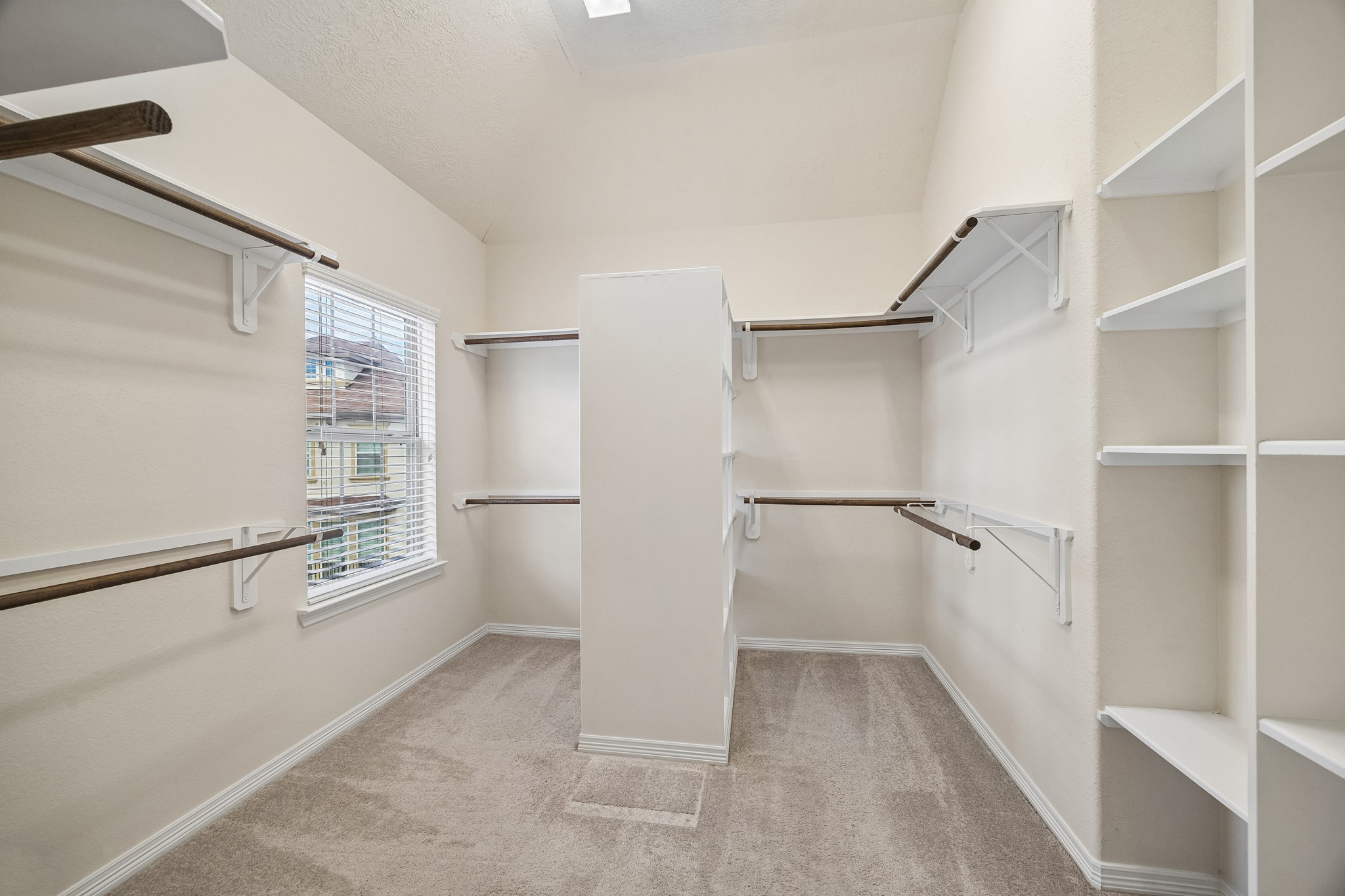 2822 Kings Retreat Circle, Kingwood, TX 77345