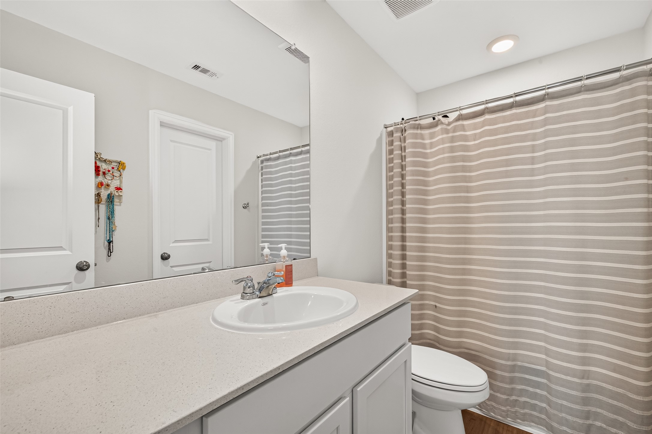 724 Larkspur Shadow Drive, Magnolia, TX 77354