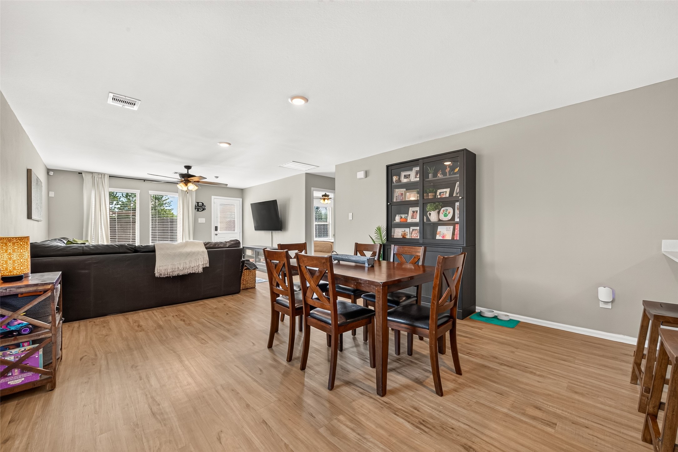 724 Larkspur Shadow Drive, Magnolia, TX 77354