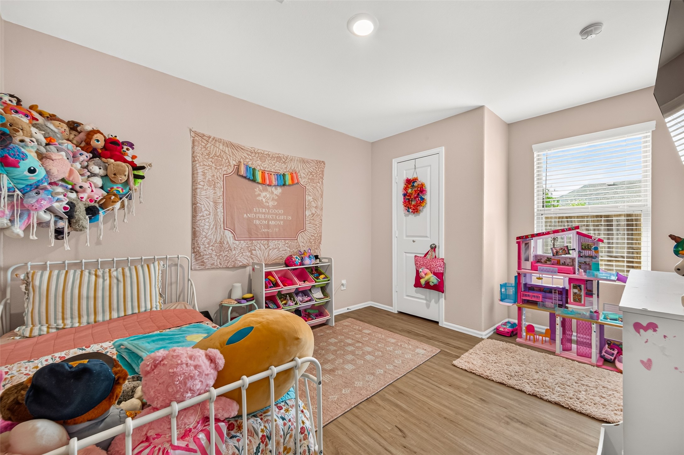 724 Larkspur Shadow Drive, Magnolia, TX 77354