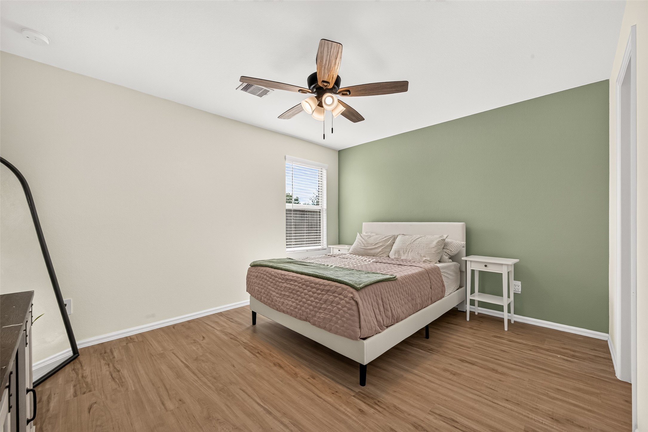 724 Larkspur Shadow Drive, Magnolia, TX 77354