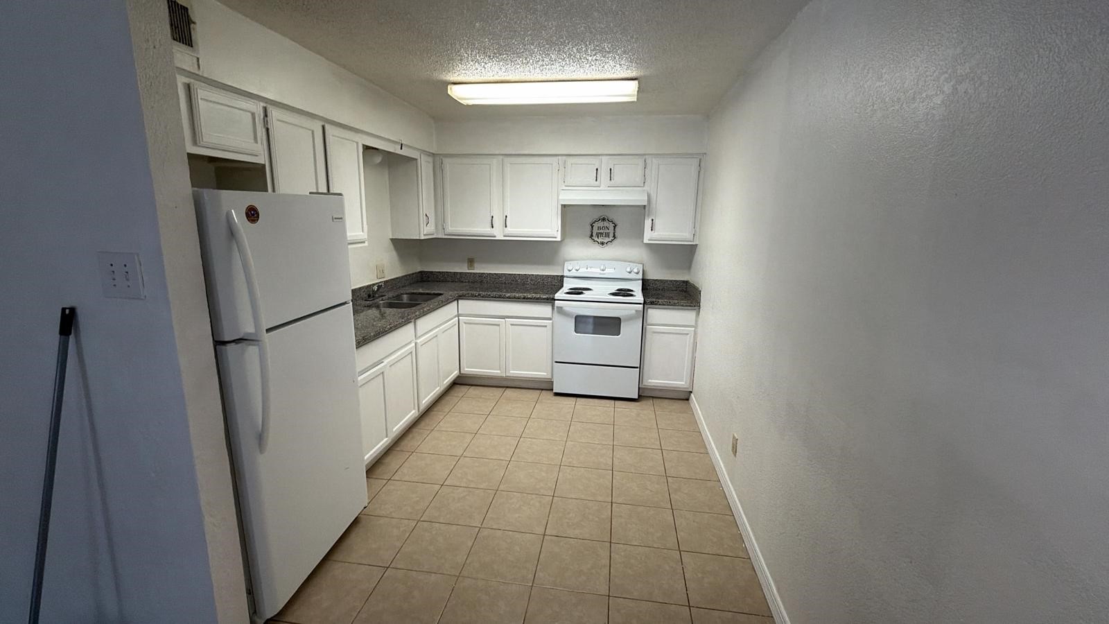 14405 Pine Street, Santa Fe, TX 77517