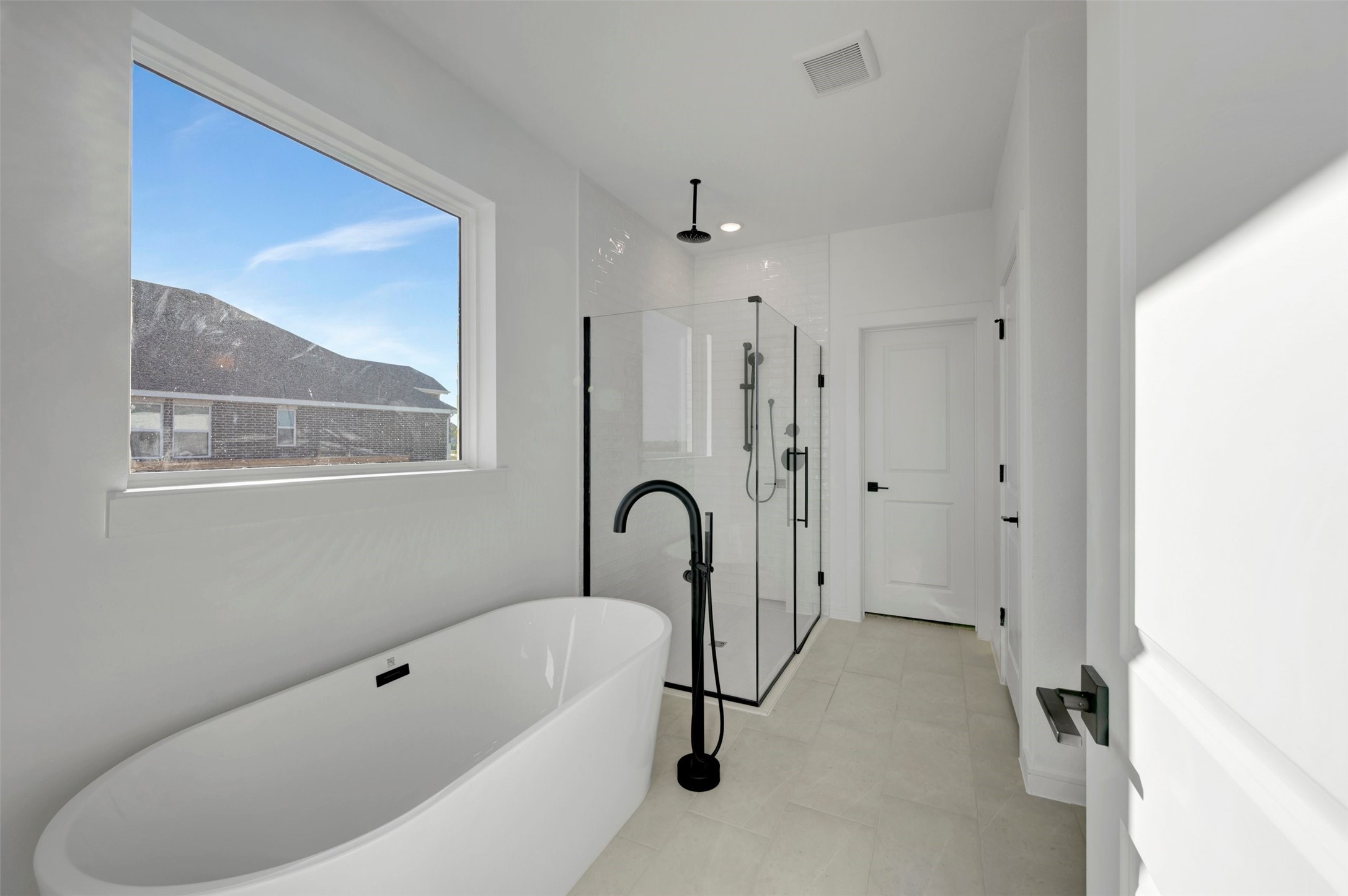 Luxurious primary bath