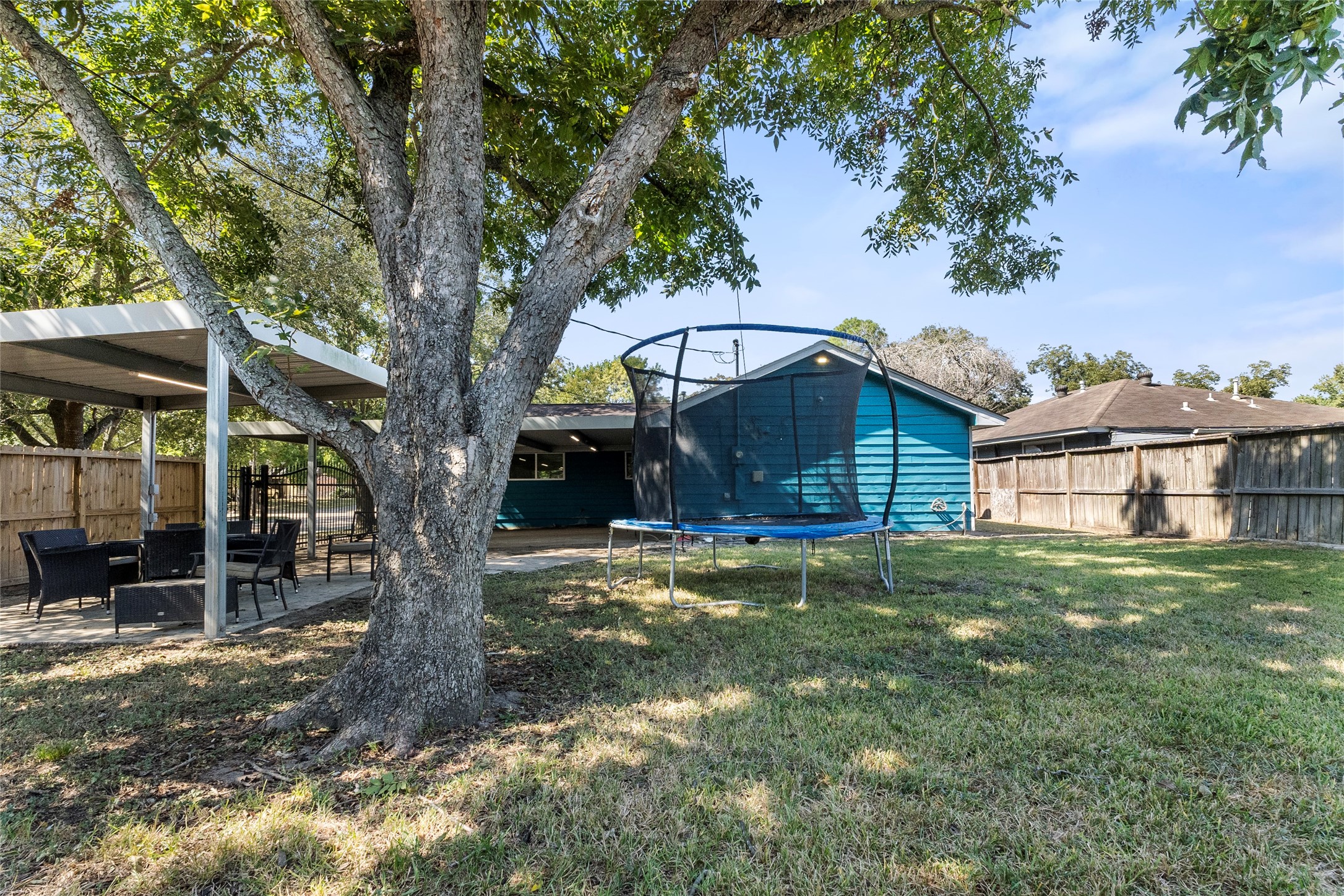 1215 Glenmore Drive, Pasadena, TX 77503