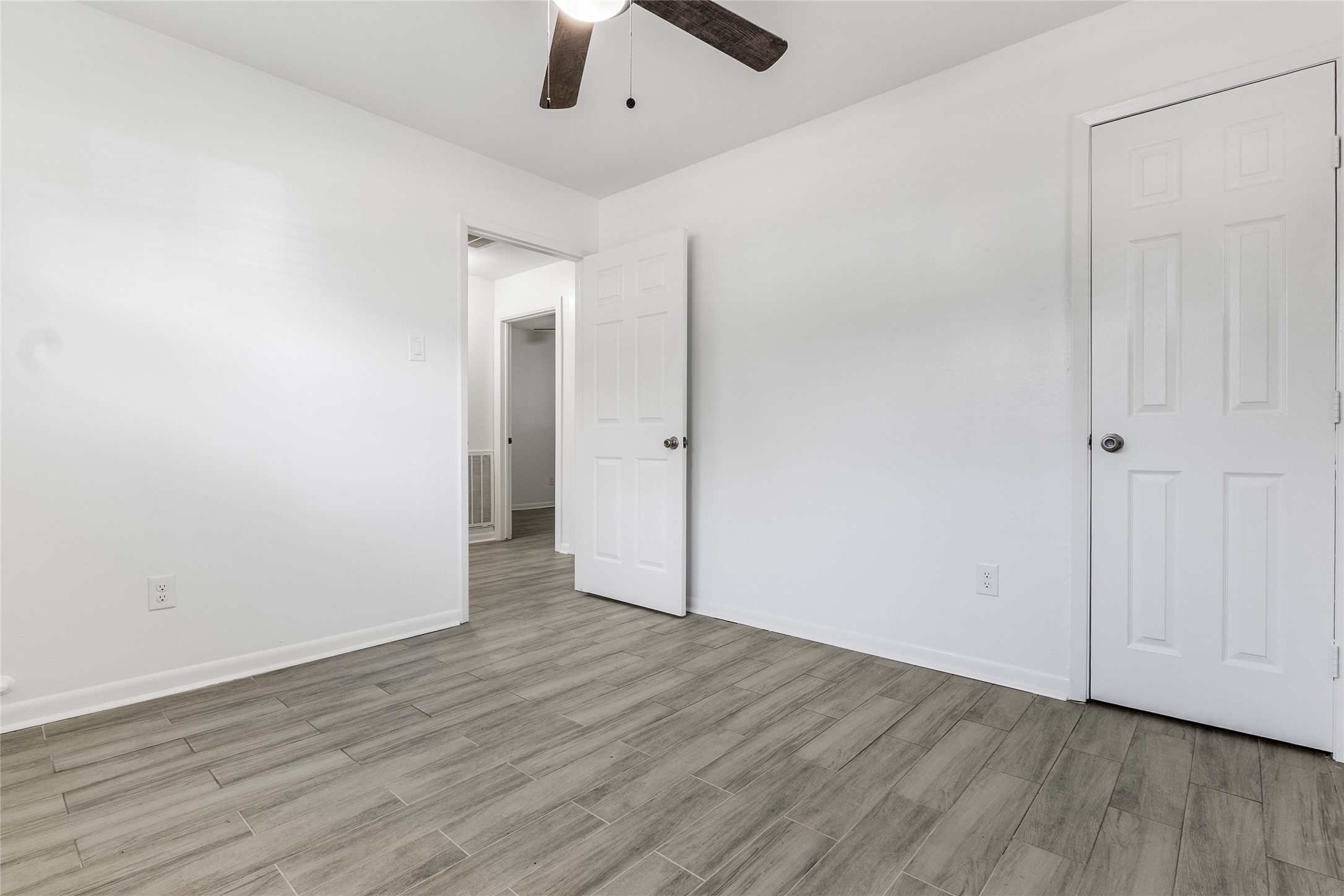 1215 Glenmore Drive, Pasadena, TX 77503
