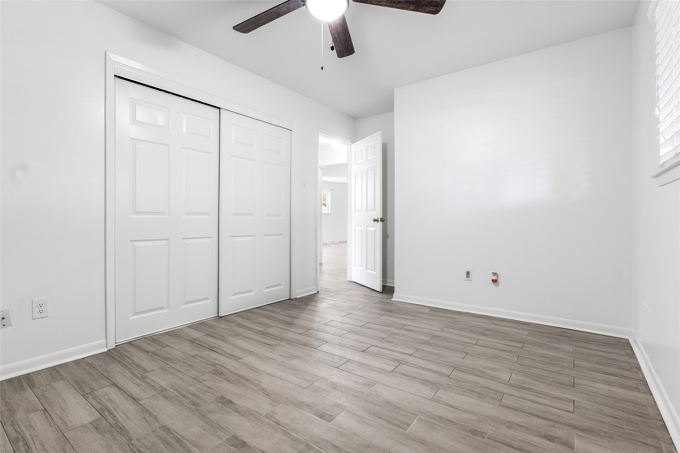 1215 Glenmore Drive, Pasadena, TX 77503