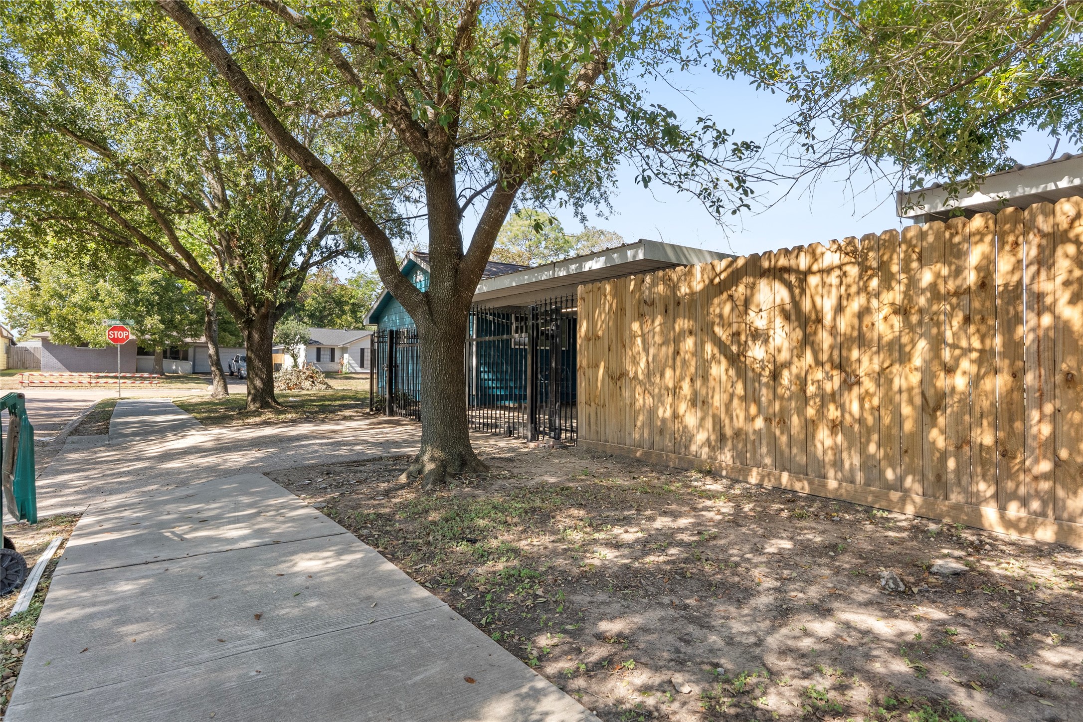 1215 Glenmore Drive, Pasadena, TX 77503