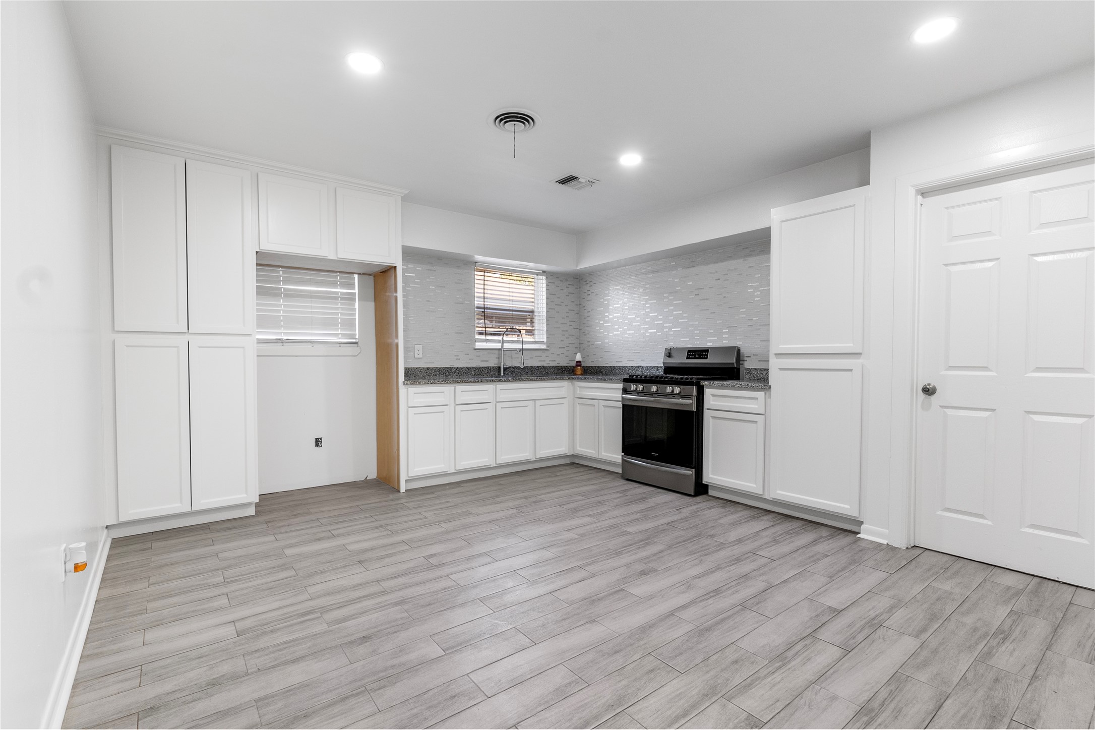 1215 Glenmore Drive, Pasadena, TX 77503