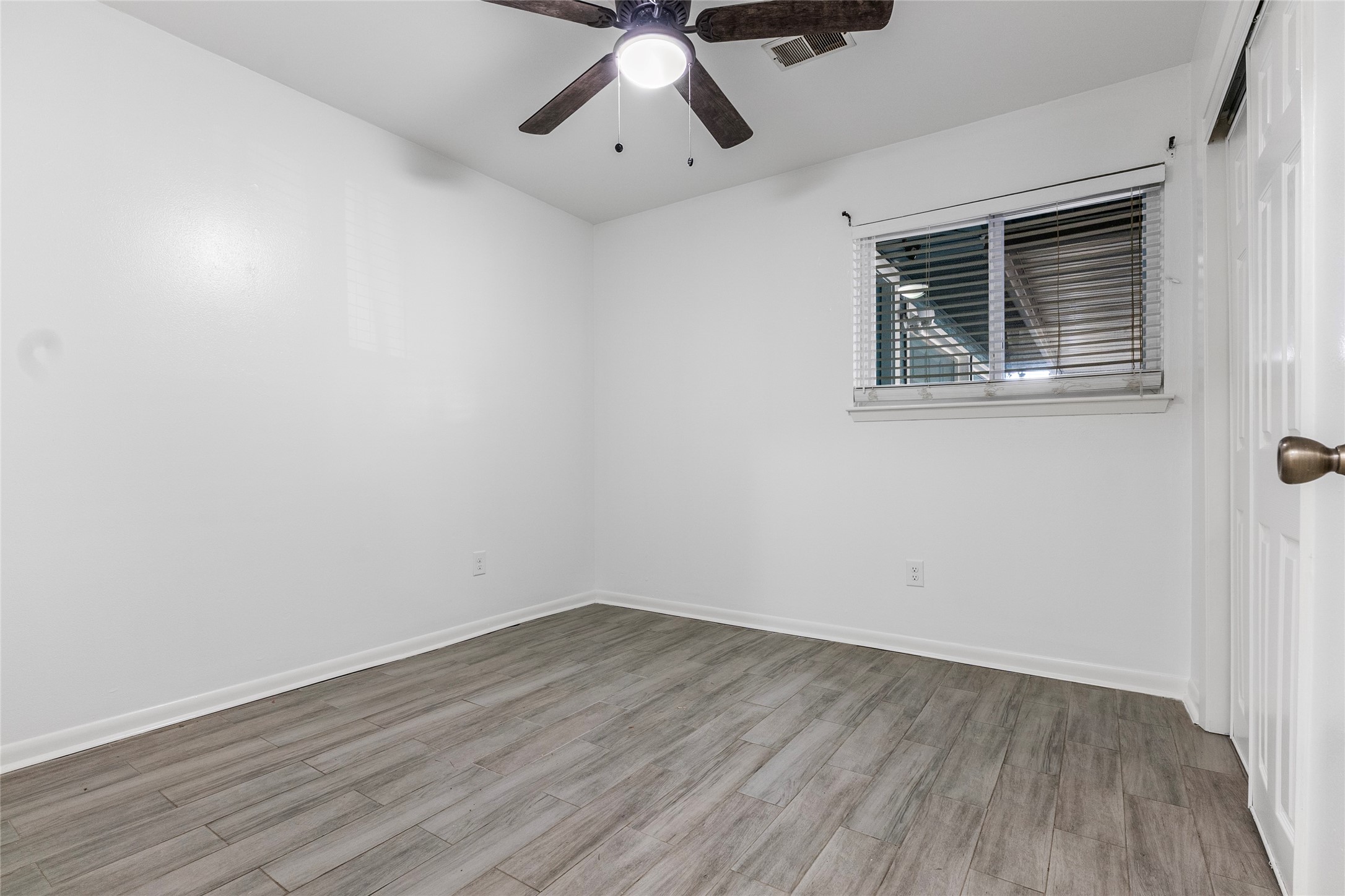 1215 Glenmore Drive, Pasadena, TX 77503