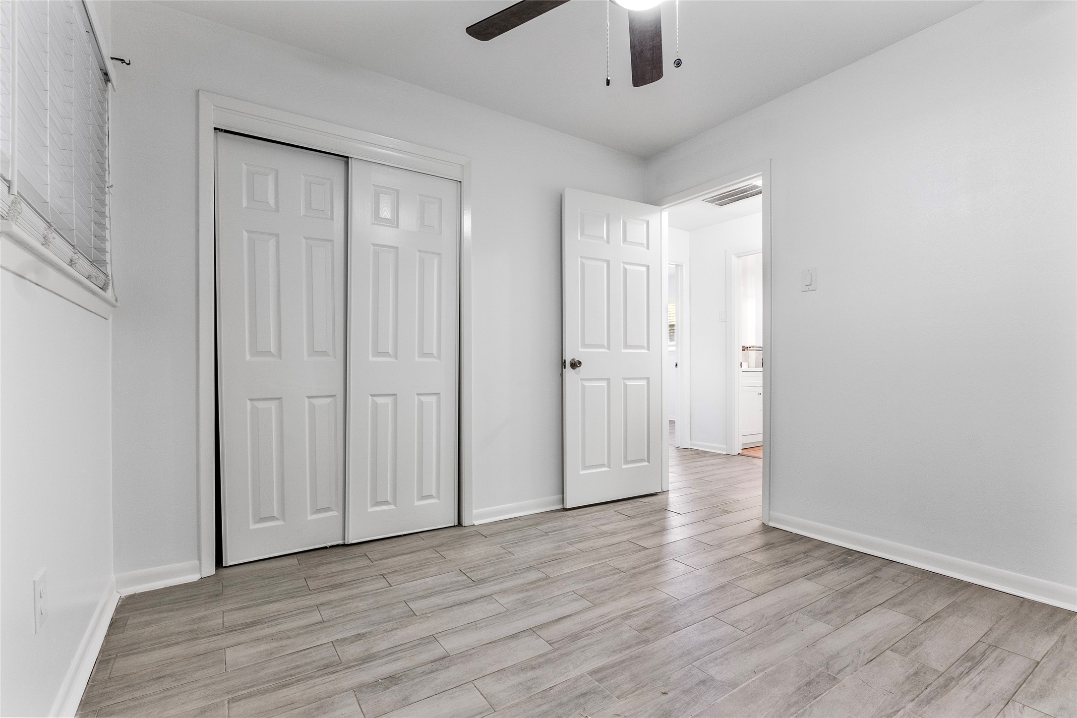 1215 Glenmore Drive, Pasadena, TX 77503