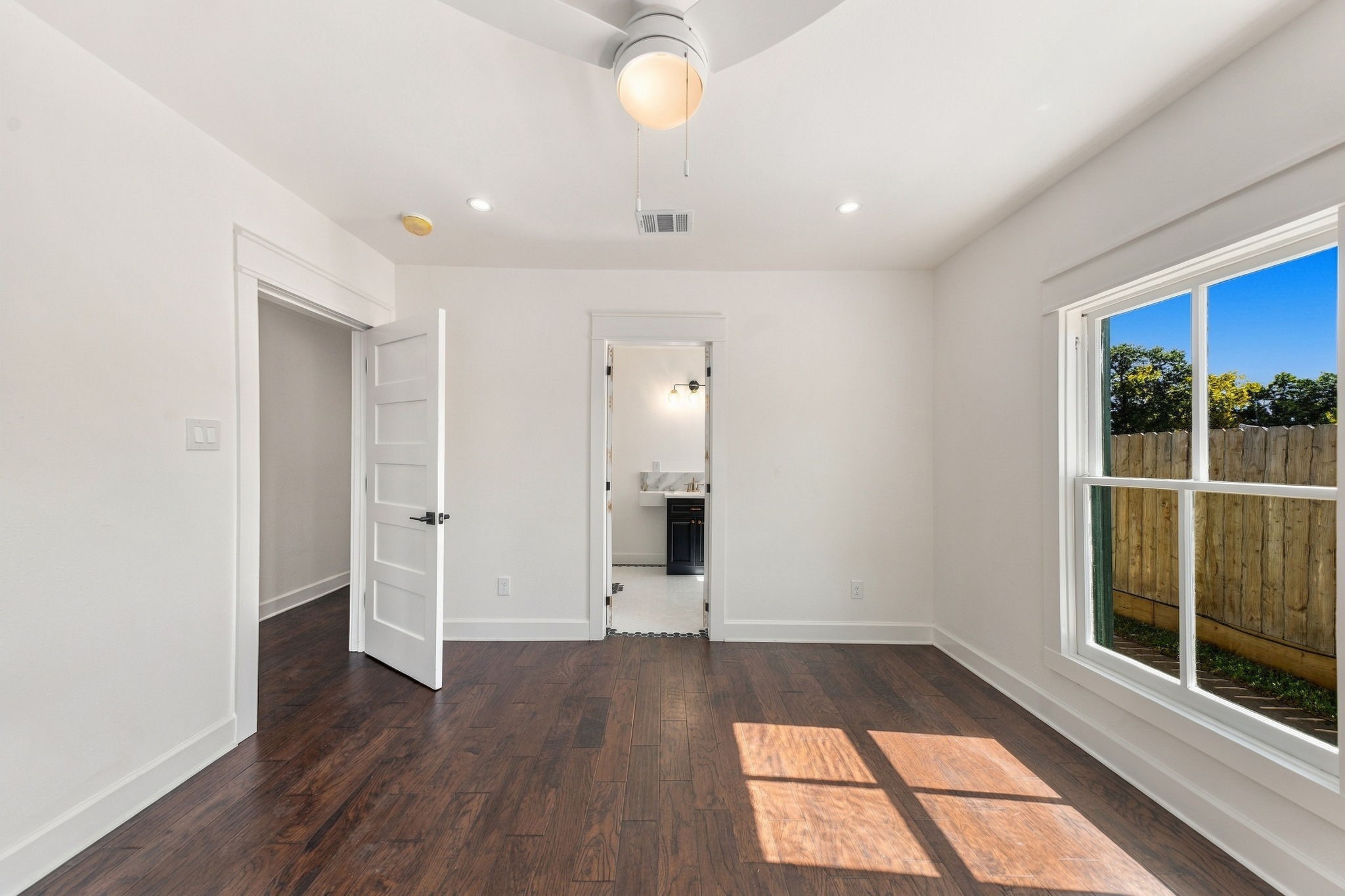 925 Cortlandt Street, Houston, TX 77008