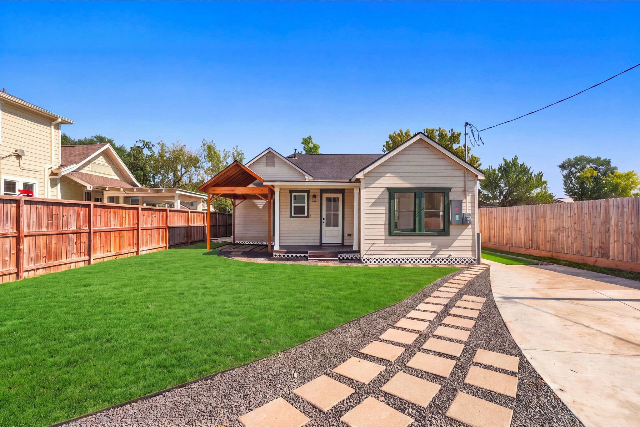 925 Cortlandt Street, Houston, TX 77008