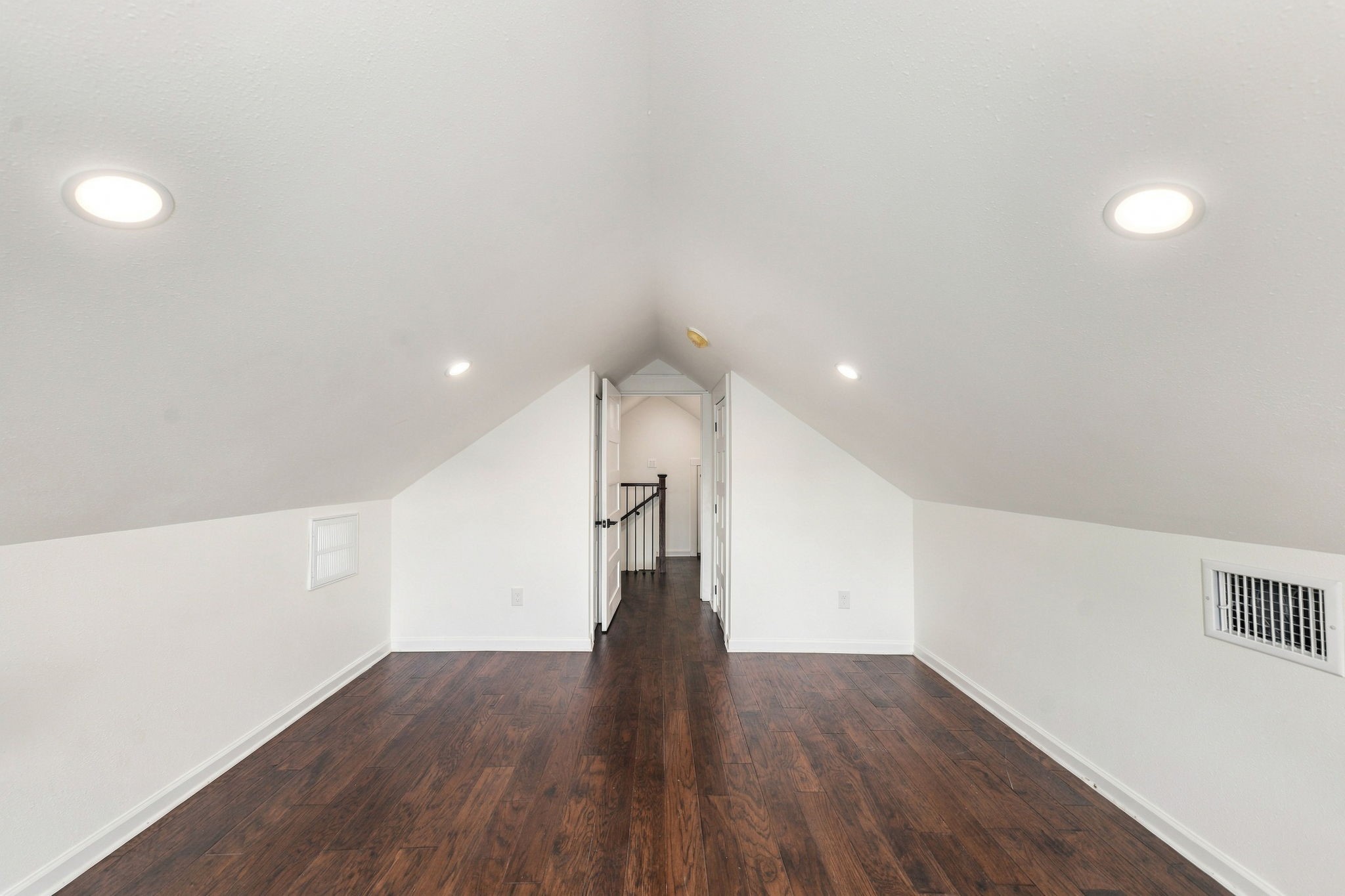 925 Cortlandt Street, Houston, TX 77008