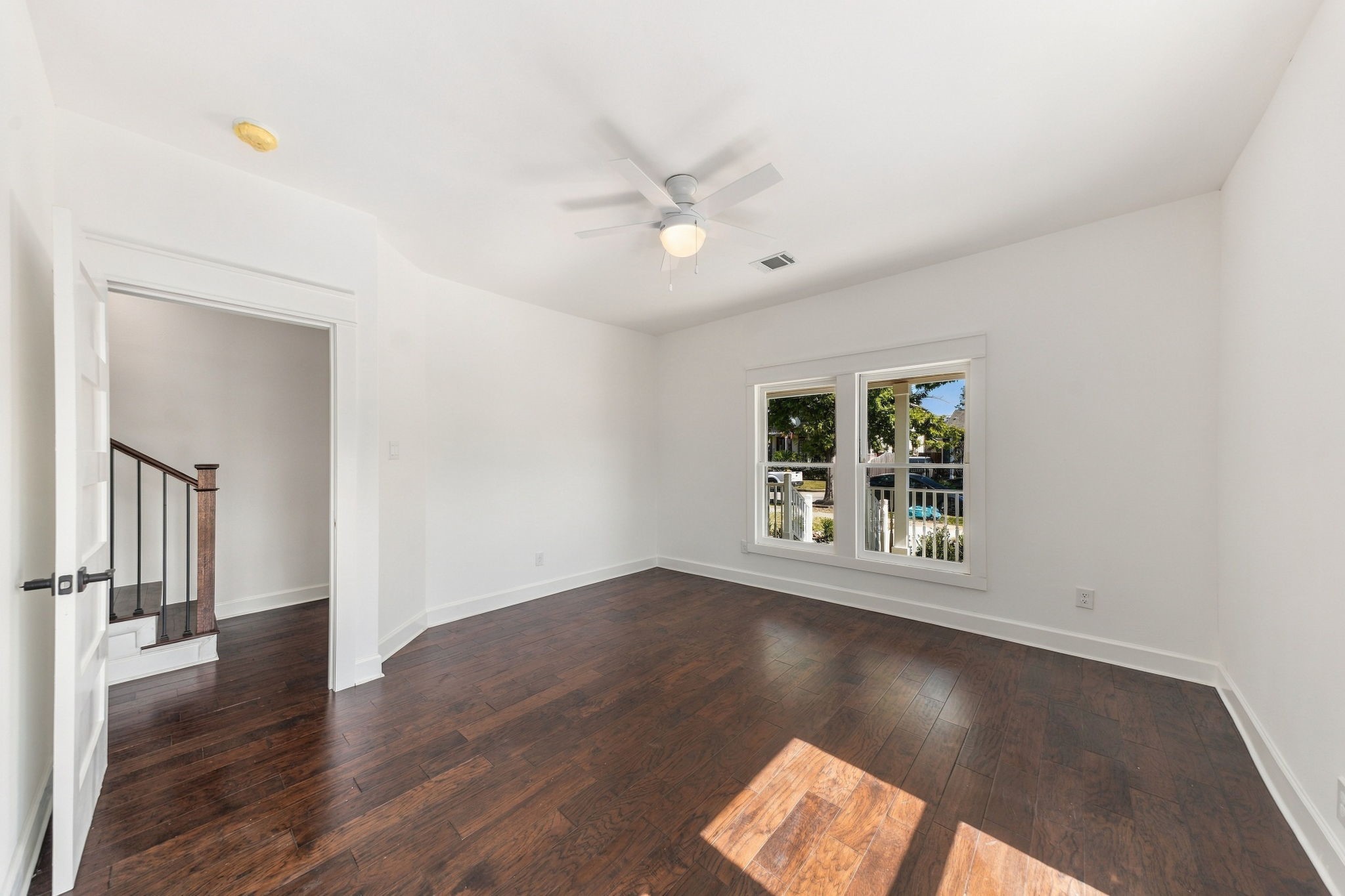 925 Cortlandt Street, Houston, TX 77008