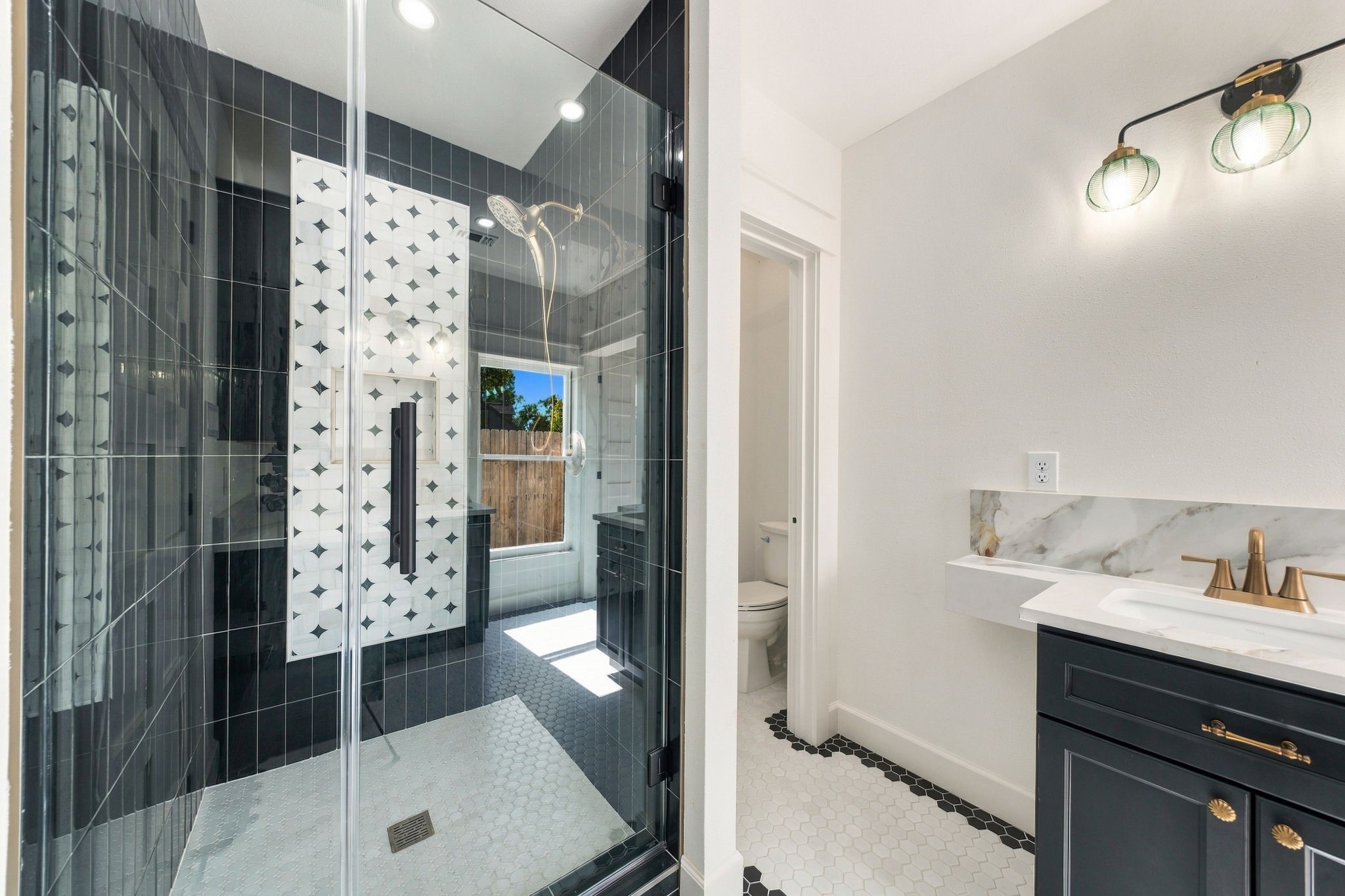 925 Cortlandt Street, Houston, TX 77008