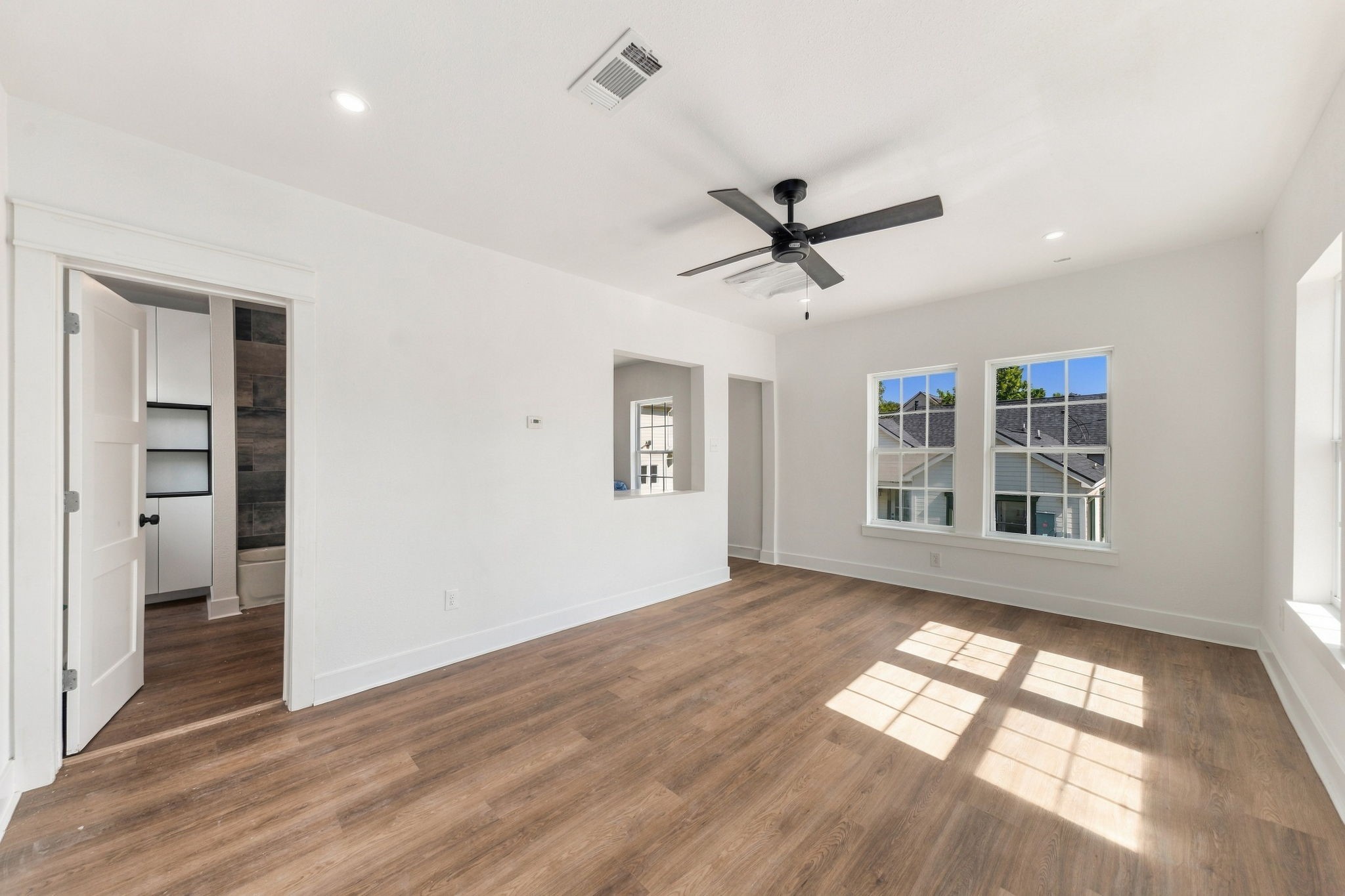 925 Cortlandt Street, Houston, TX 77008