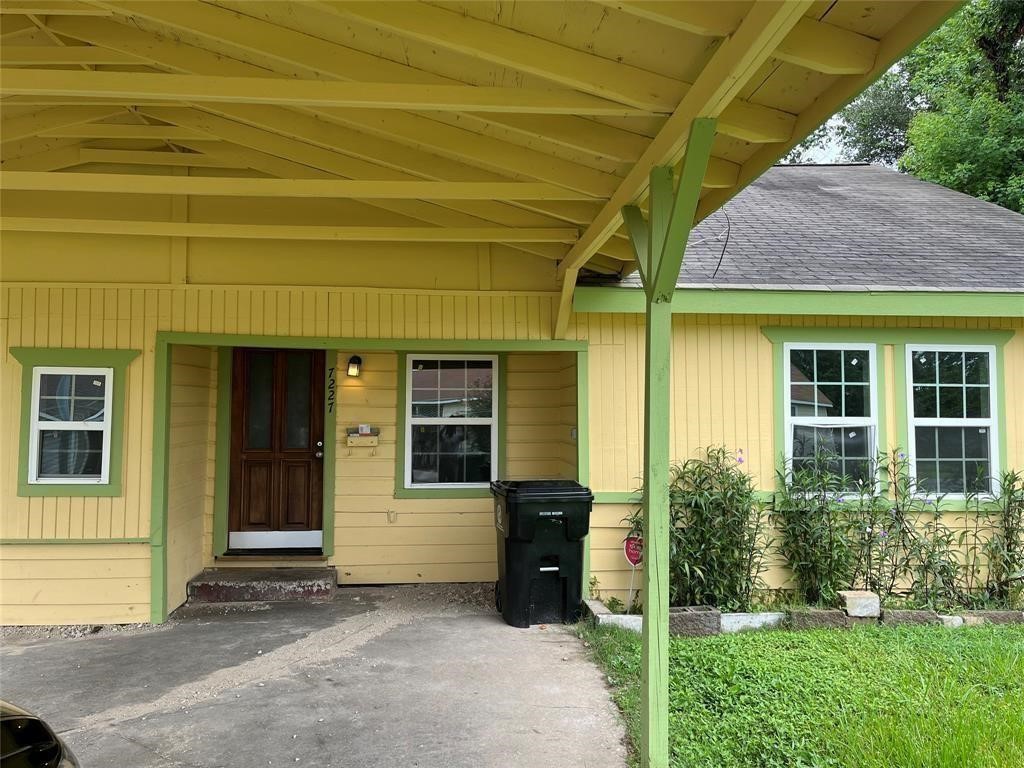 7227 Saint Augustine Street, Houston, TX 77021 7227 Saint Augustine Street, Houston, TX 77021