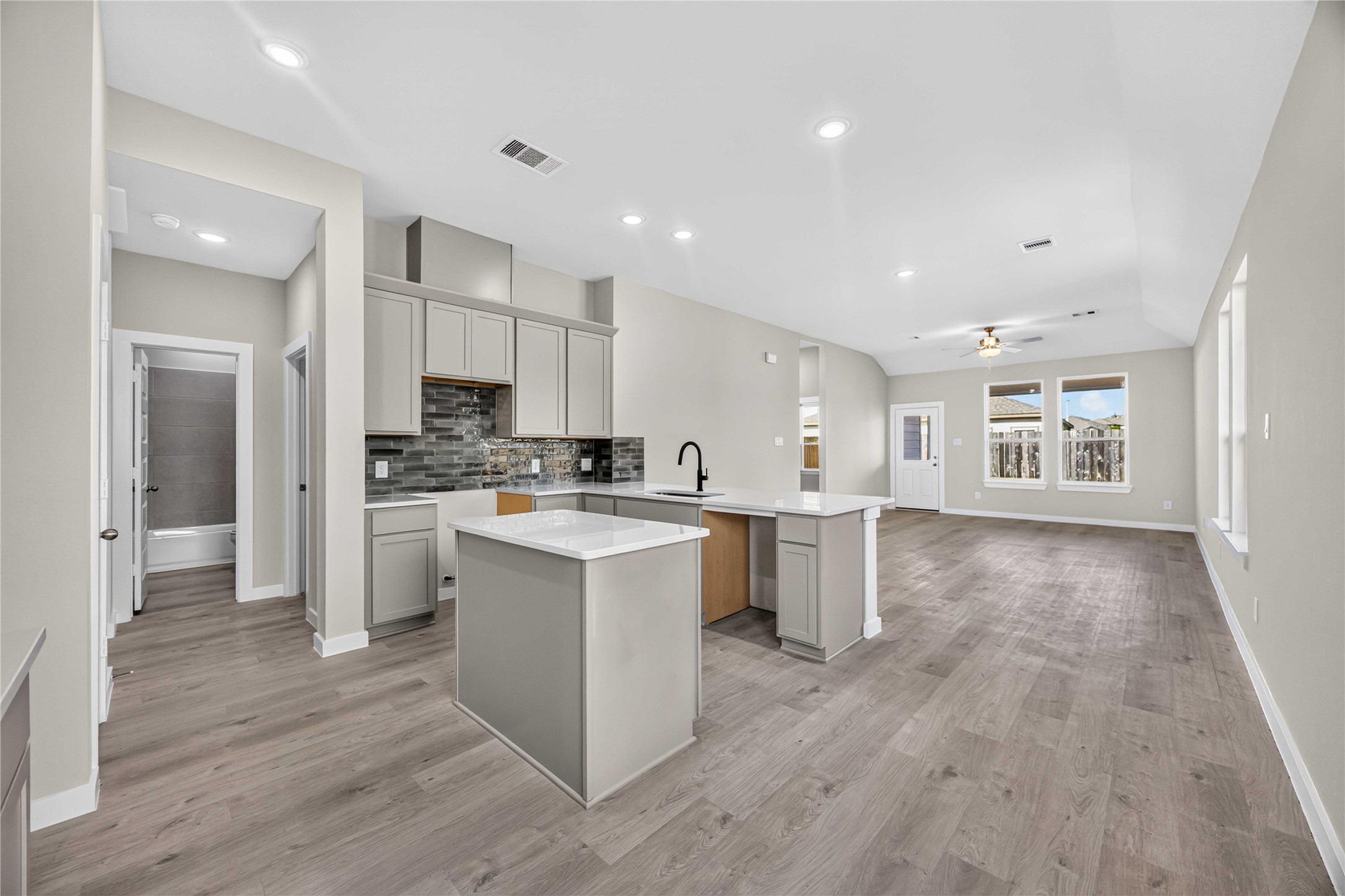 16836 Needlepoint Drive, Conroe, TX 77302 16836 Needlepoint Drive, Conroe, TX 77302