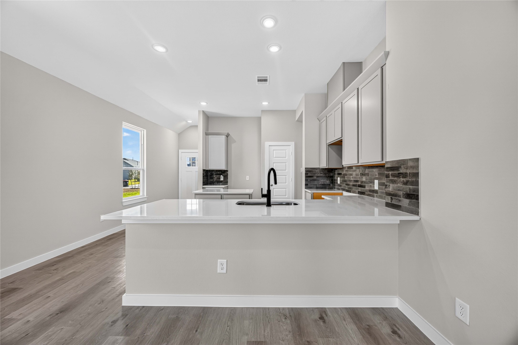 16836 Needlepoint Drive, Conroe, TX 77302 16836 Needlepoint Drive, Conroe, TX 77302