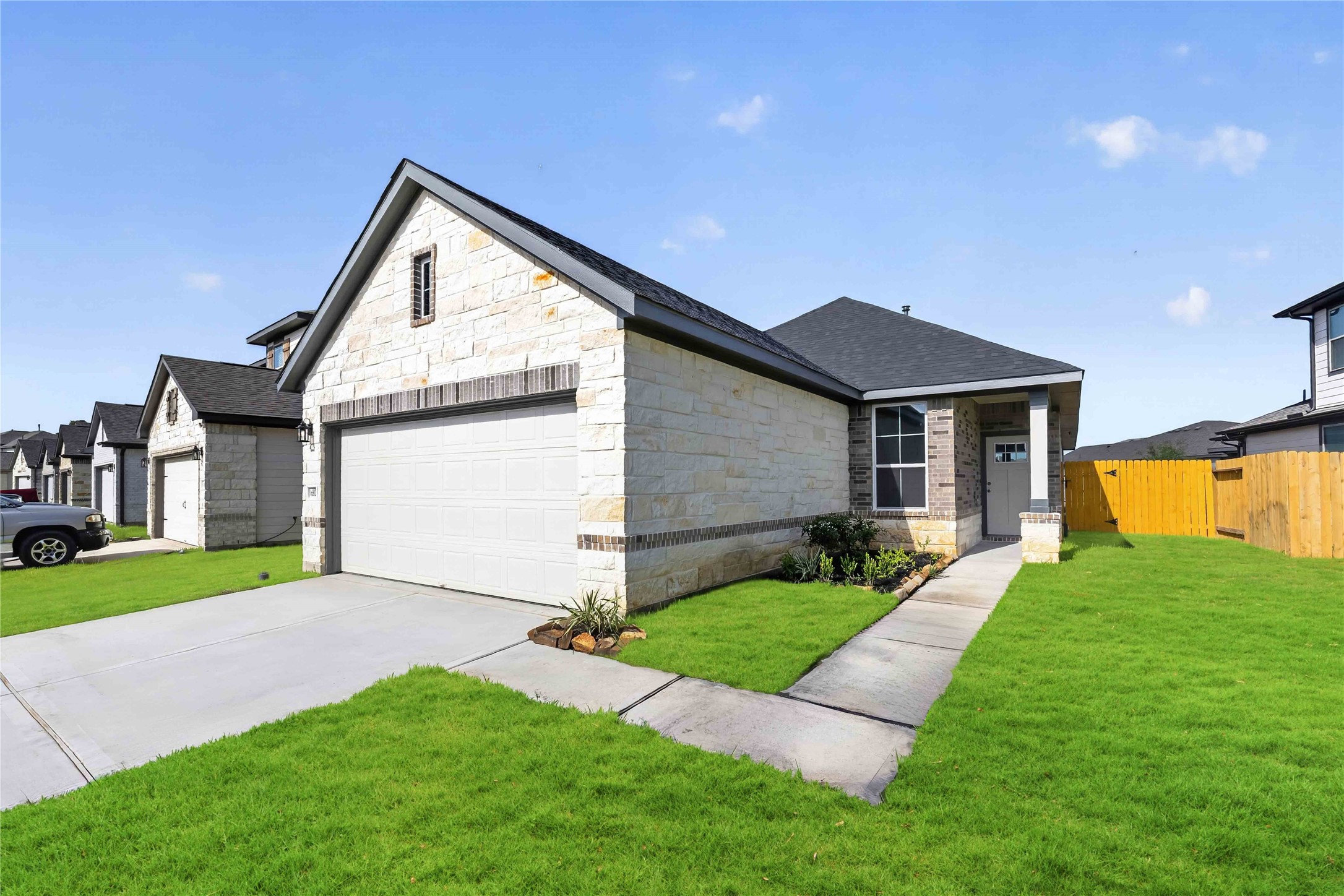 16836 Needlepoint Drive, Conroe, TX 77302 16836 Needlepoint Drive, Conroe, TX 77302